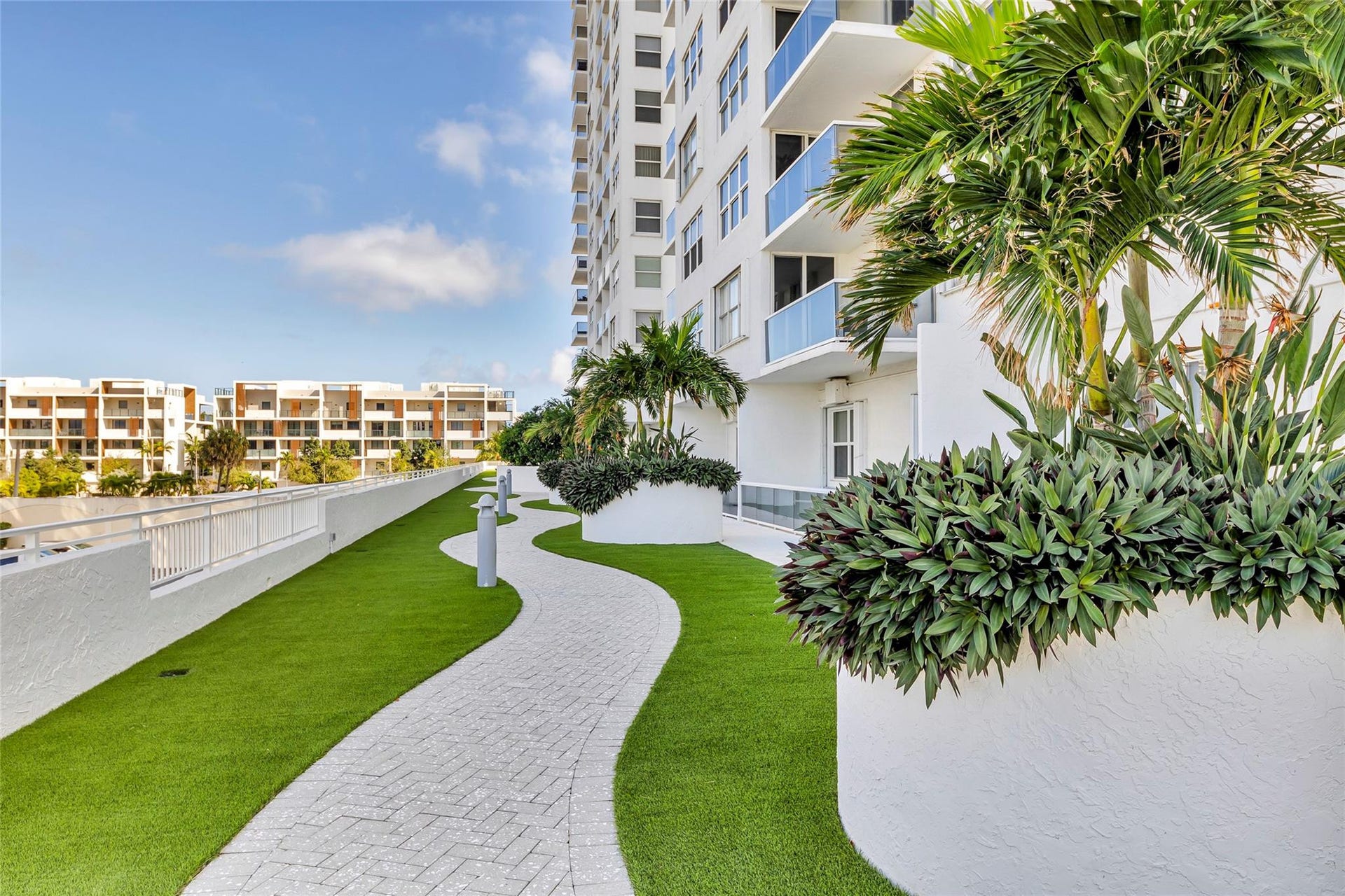 3015 N Ocean Boulevard, #9C, Fort Lauderdale, FL 33308 Enjoy the lush landscaping while walking or jogging around the building