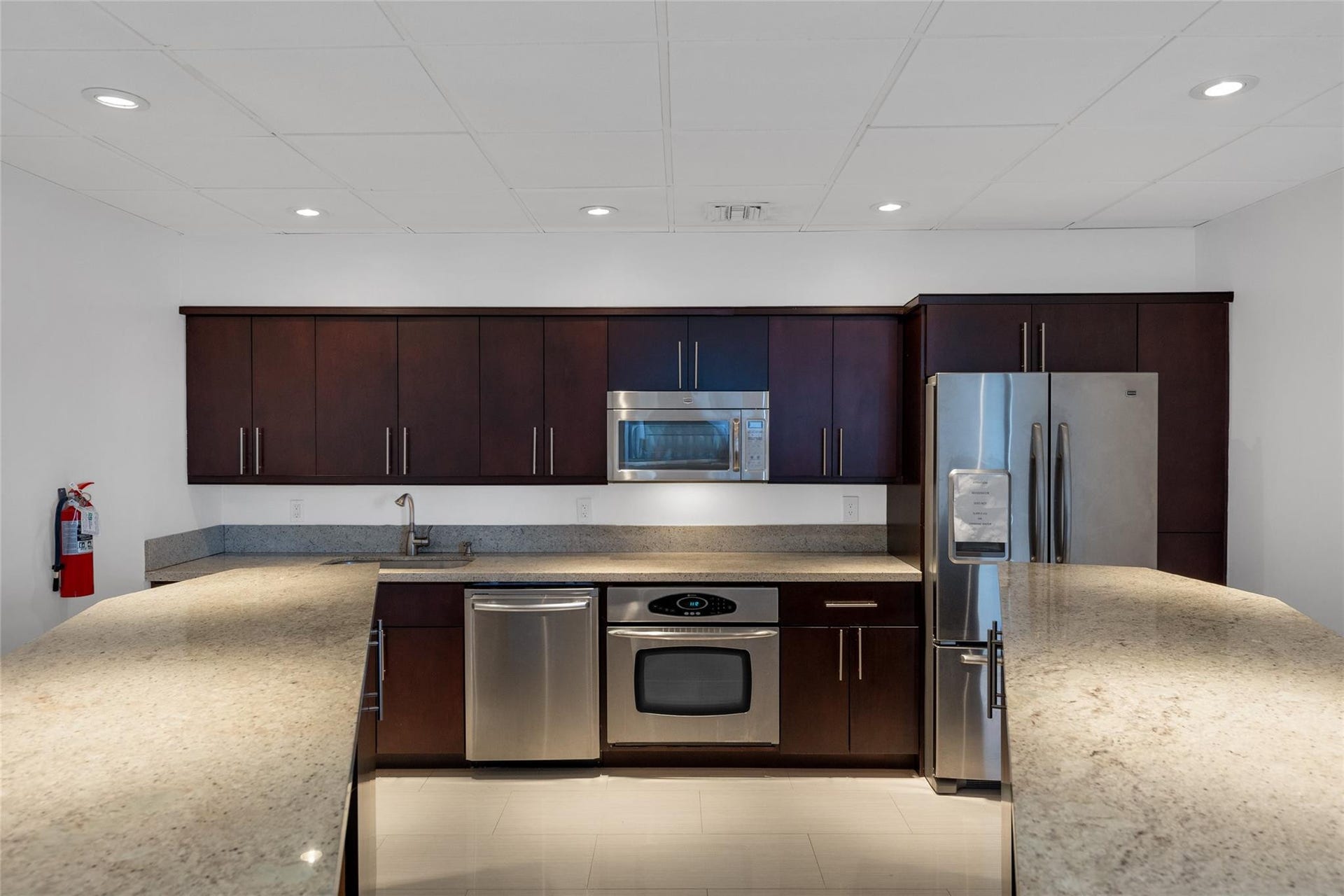 3015 N Ocean Boulevard, #9C, Fort Lauderdale, FL 33308 Clubroom kitchen