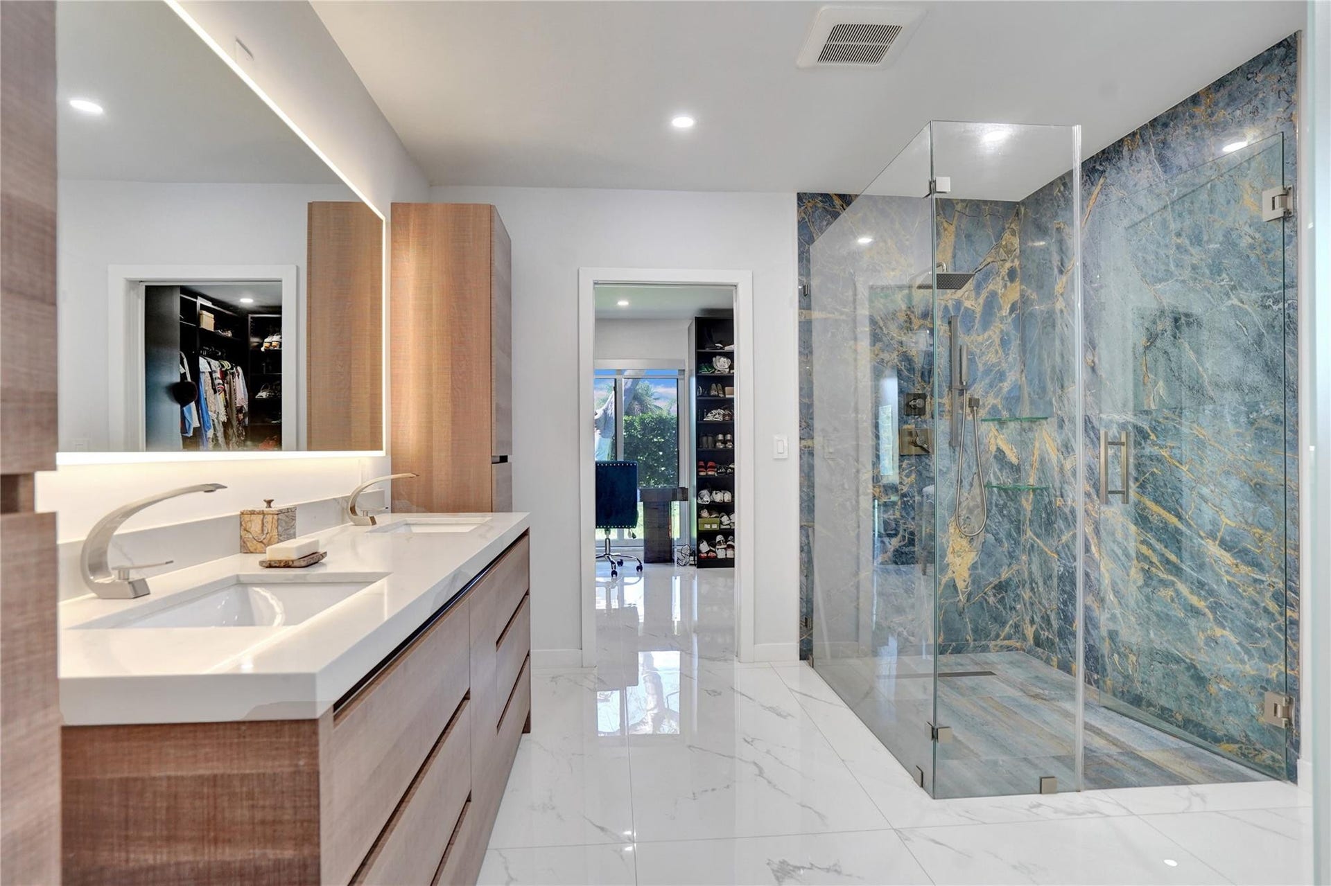 4030 Bayview Drive, Fort Lauderdale, FL 33308