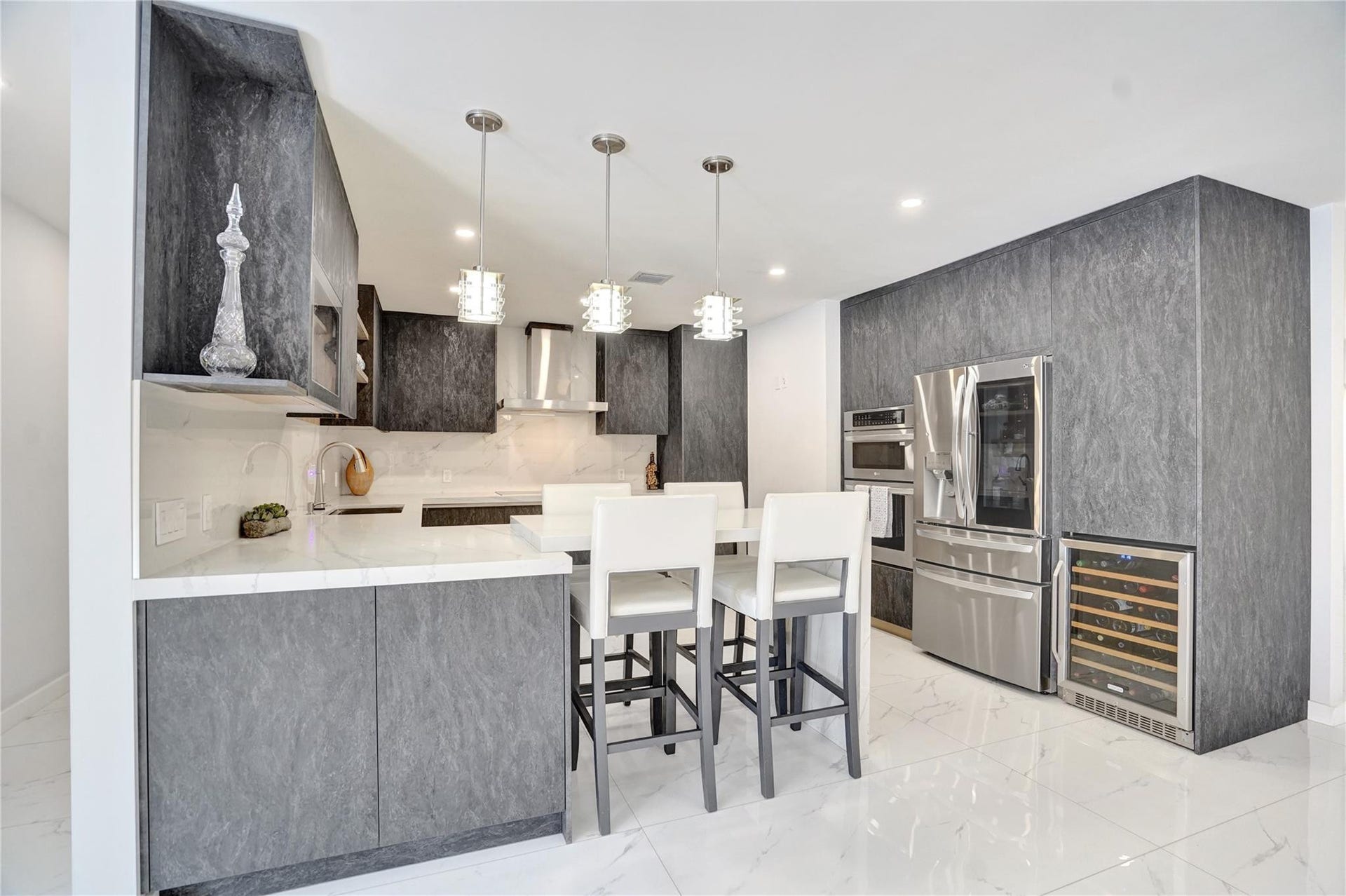 4030 Bayview Drive, Fort Lauderdale, FL 33308