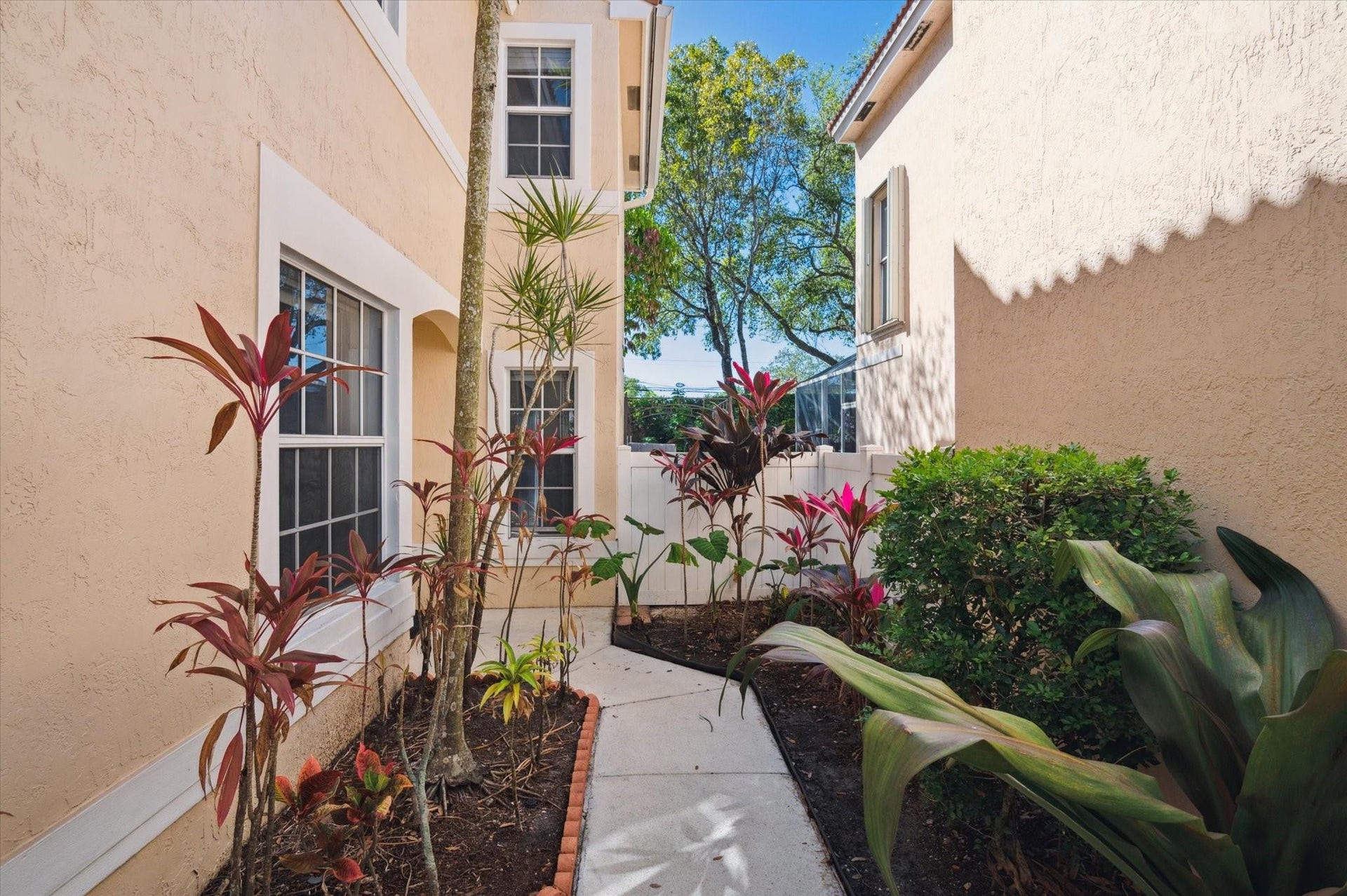 10845 NW 46th Drive, Coral Springs, FL 33076 Photo 3