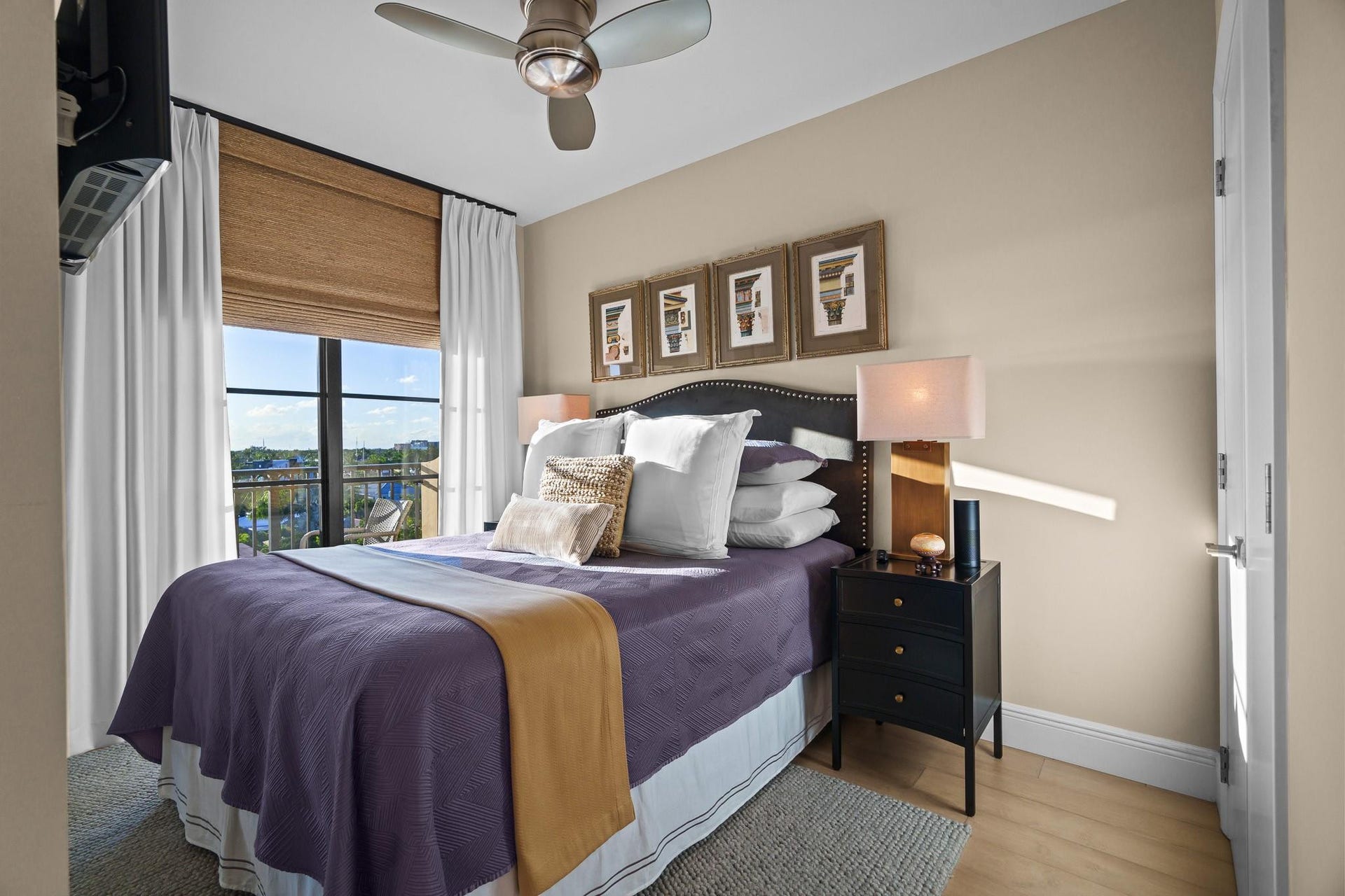 2501 N Ocean Boulevard, #652, Fort Lauderdale, FL 33305 Suite 2 with sitting area.