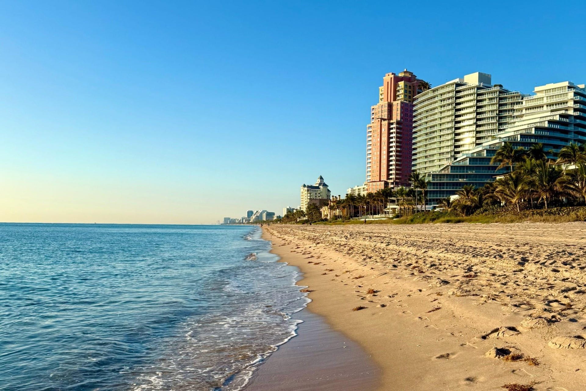 2501 N Ocean Boulevard, #652, Fort Lauderdale, FL 33305 Beach just across from the condo.