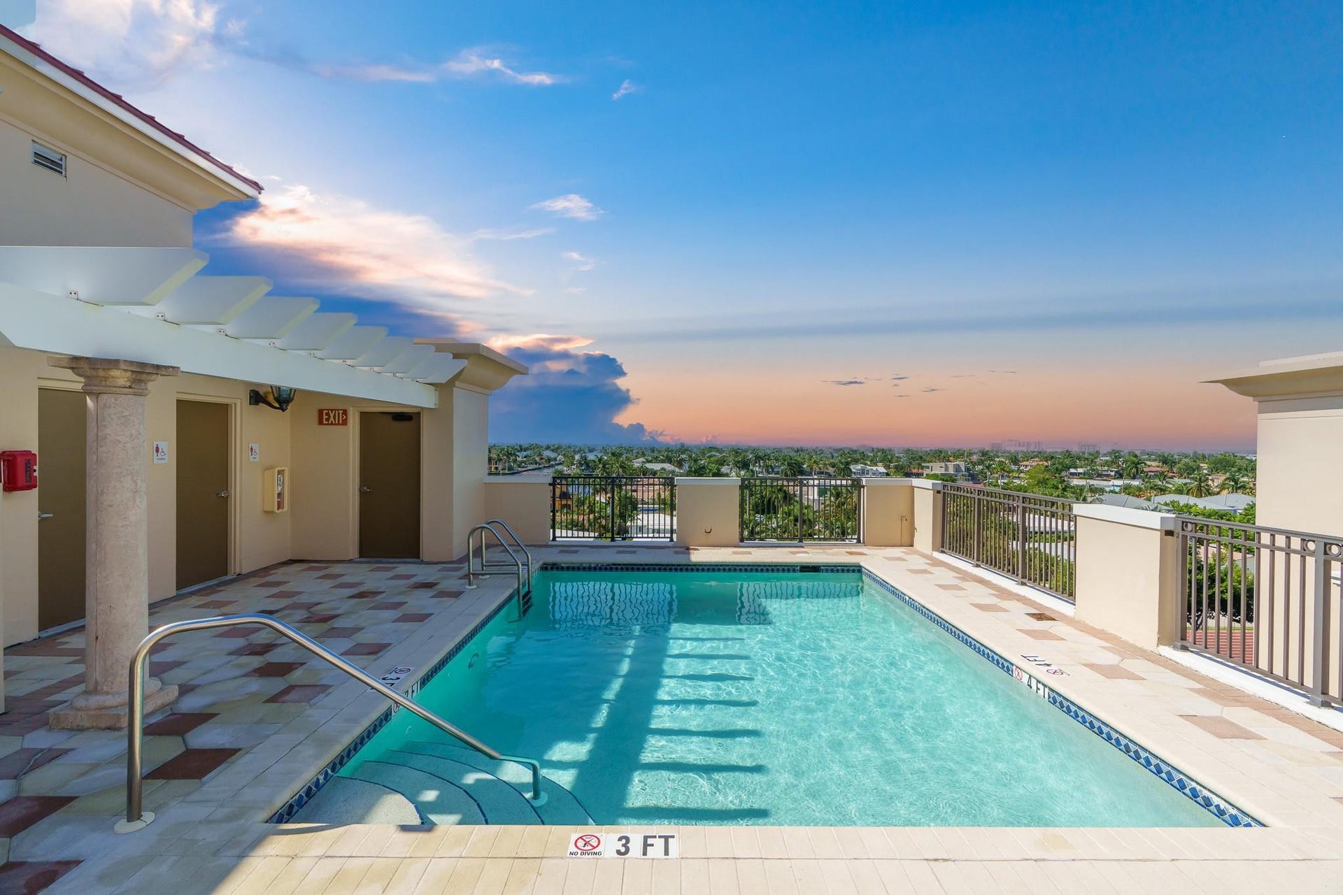 2501 N Ocean Boulevard, #652, Fort Lauderdale, FL 33305 Roof top pool