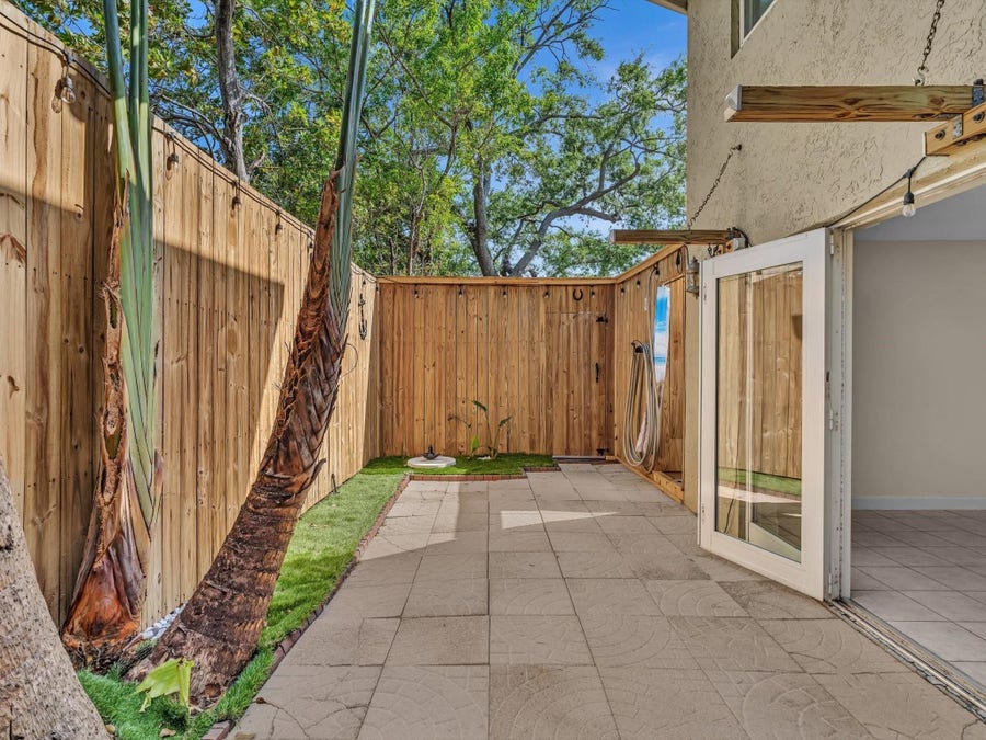 Property photo for 499 SE 13th Street, #8e, Fort Lauderdale, FL