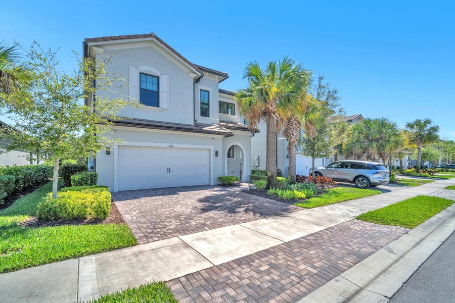 Property photo for 4546 Pinehurst Trail, Oakland Park, FL