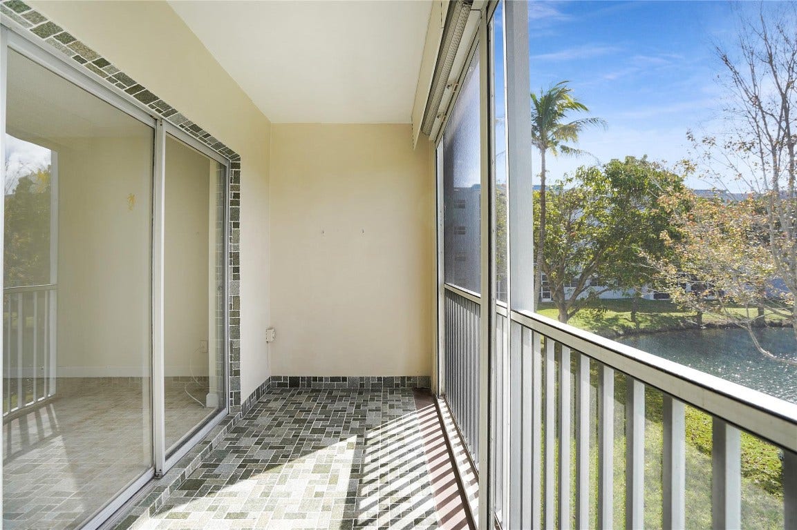 604 NE 2nd Street, #220, Dania Beach, FL 33004 604 NE 2nd Street, #220, Dania Beach, FL 33004