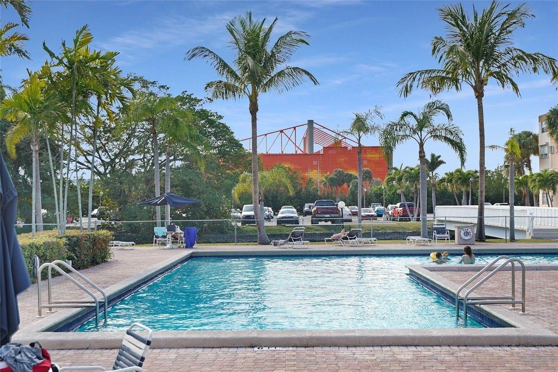 604 NE 2nd Street, #220, Dania Beach, FL 33004 604 NE 2nd Street, #220, Dania Beach, FL 33004