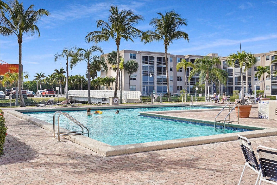 604 NE 2nd Street, #220, Dania Beach, FL 33004 604 NE 2nd Street, #220, Dania Beach, FL 33004