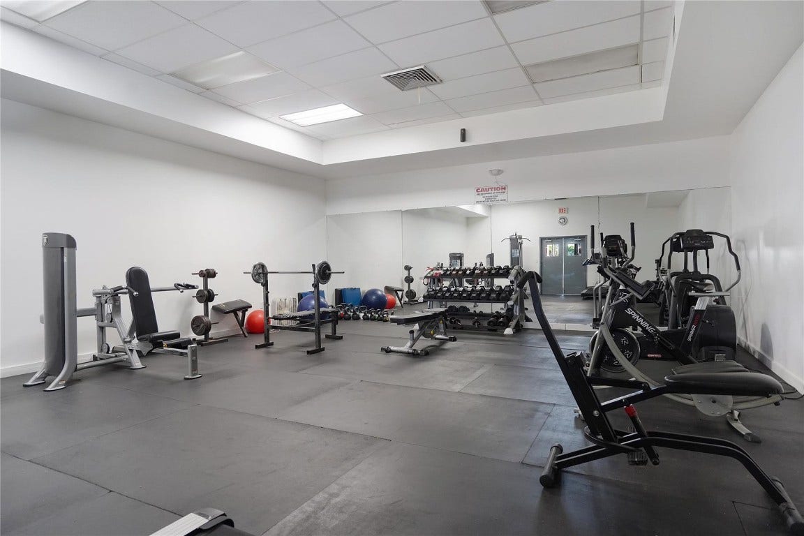604 NE 2nd Street, #220, Dania Beach, FL 33004 604 NE 2nd Street, #220, Dania Beach, FL 33004