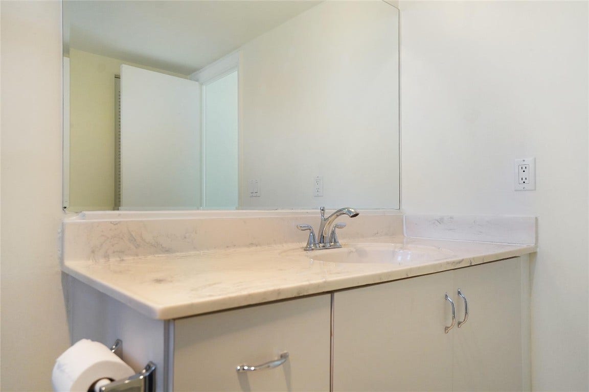 604 NE 2nd Street, #220, Dania Beach, FL 33004 604 NE 2nd Street, #220, Dania Beach, FL 33004