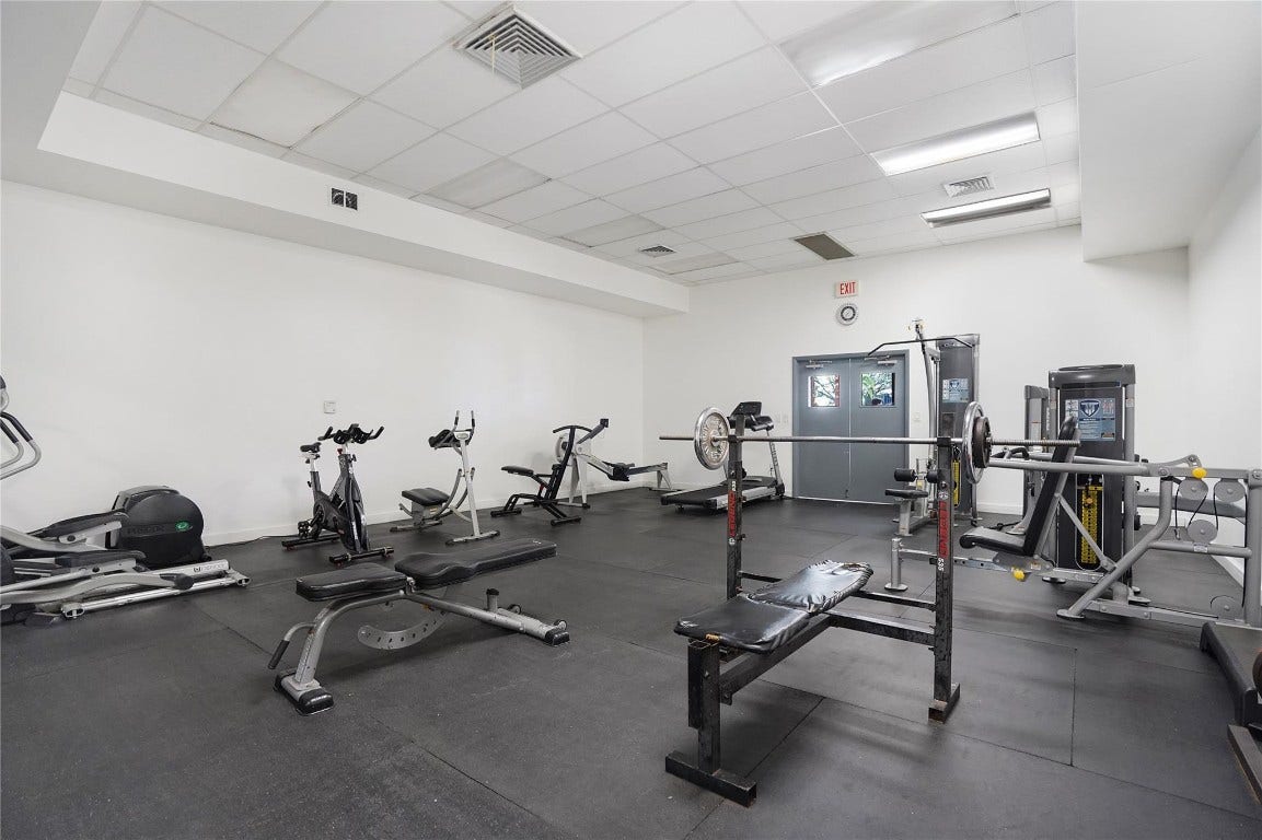 604 NE 2nd Street, #220, Dania Beach, FL 33004 604 NE 2nd Street, #220, Dania Beach, FL 33004