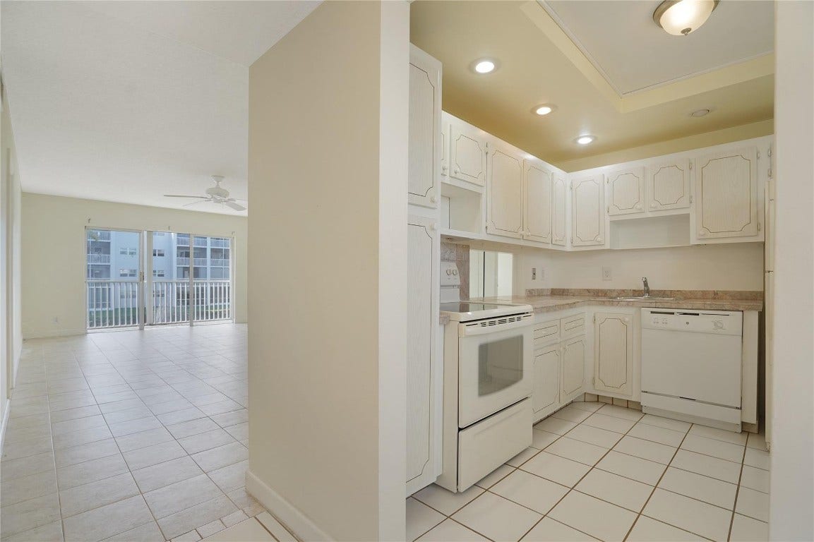 604 NE 2nd Street, #220, Dania Beach, FL 33004 604 NE 2nd Street, #220, Dania Beach, FL 33004
