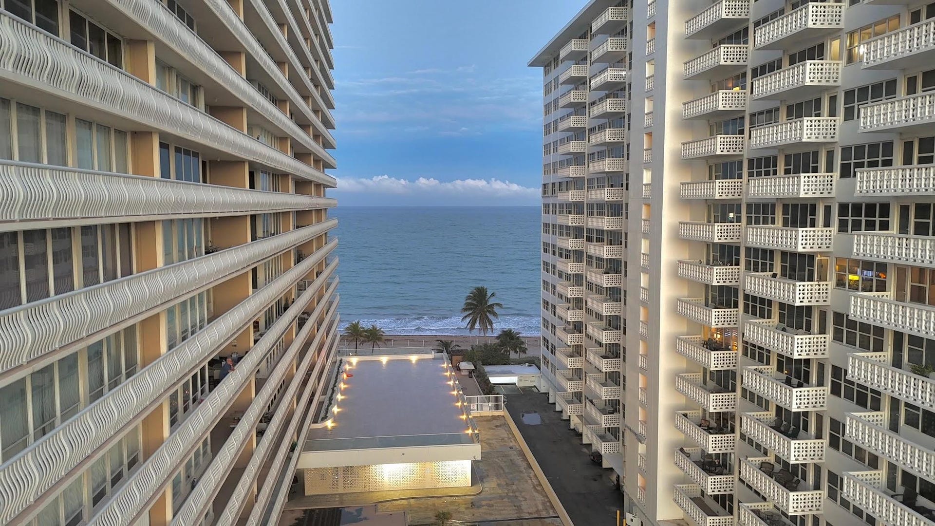 4020 Galt Ocean Drive, #802, Fort Lauderdale, FL 33308 Hallway Leading to Guest and Primary bedroom