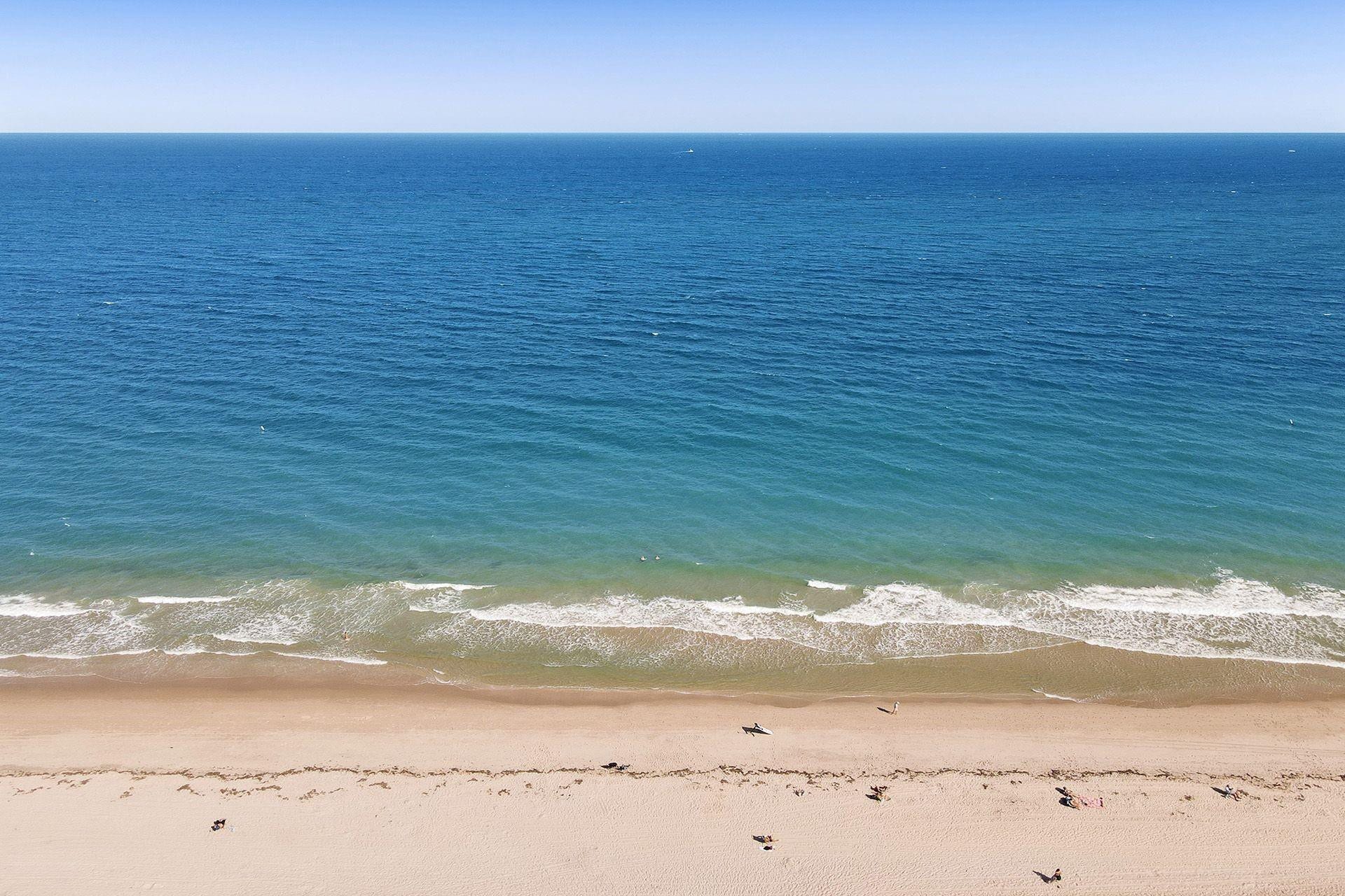 The ocean just steps away!