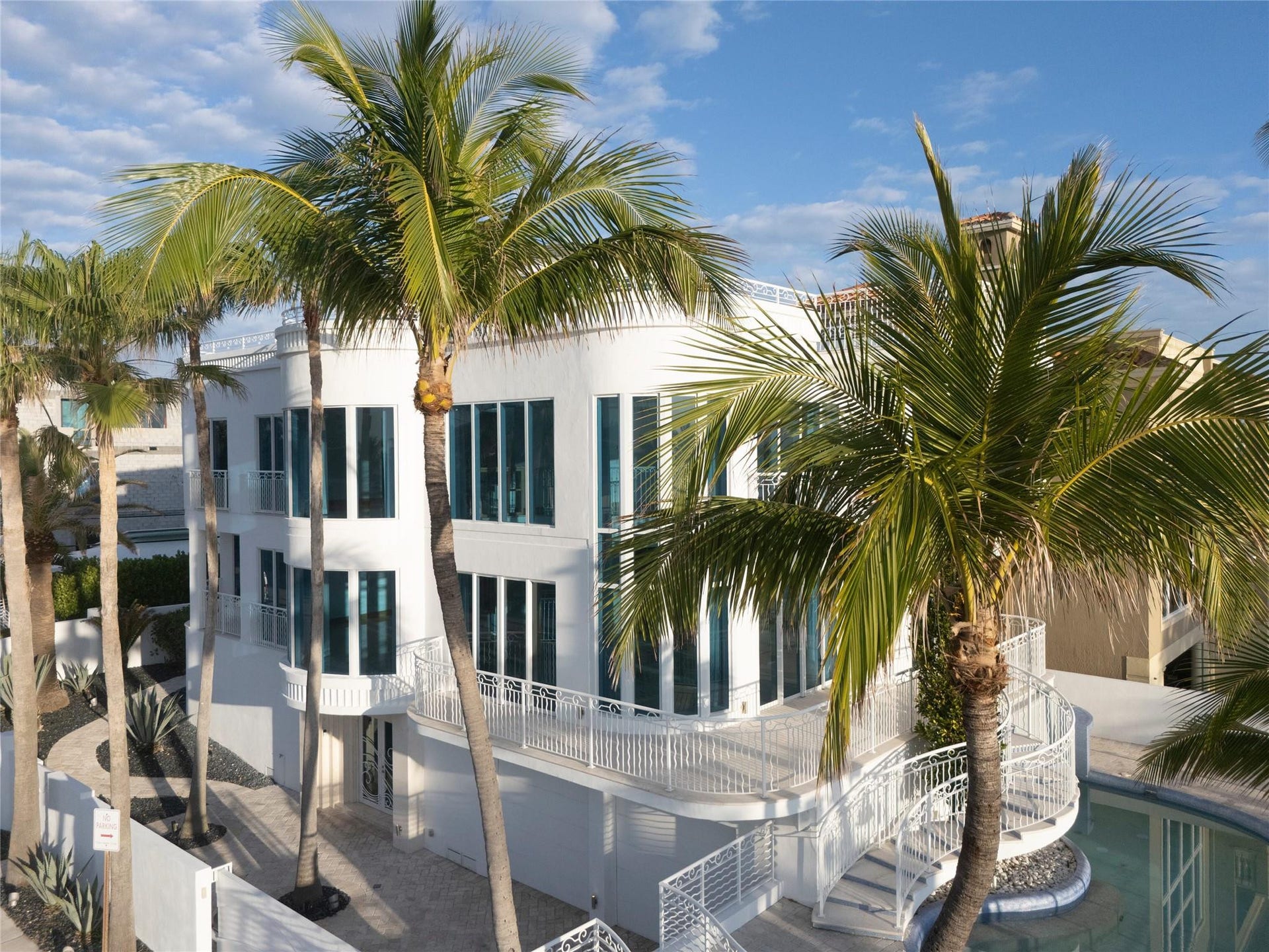 1525 N Fort Lauderdale Beach Boulevard, Fort Lauderdale, FL 33304
