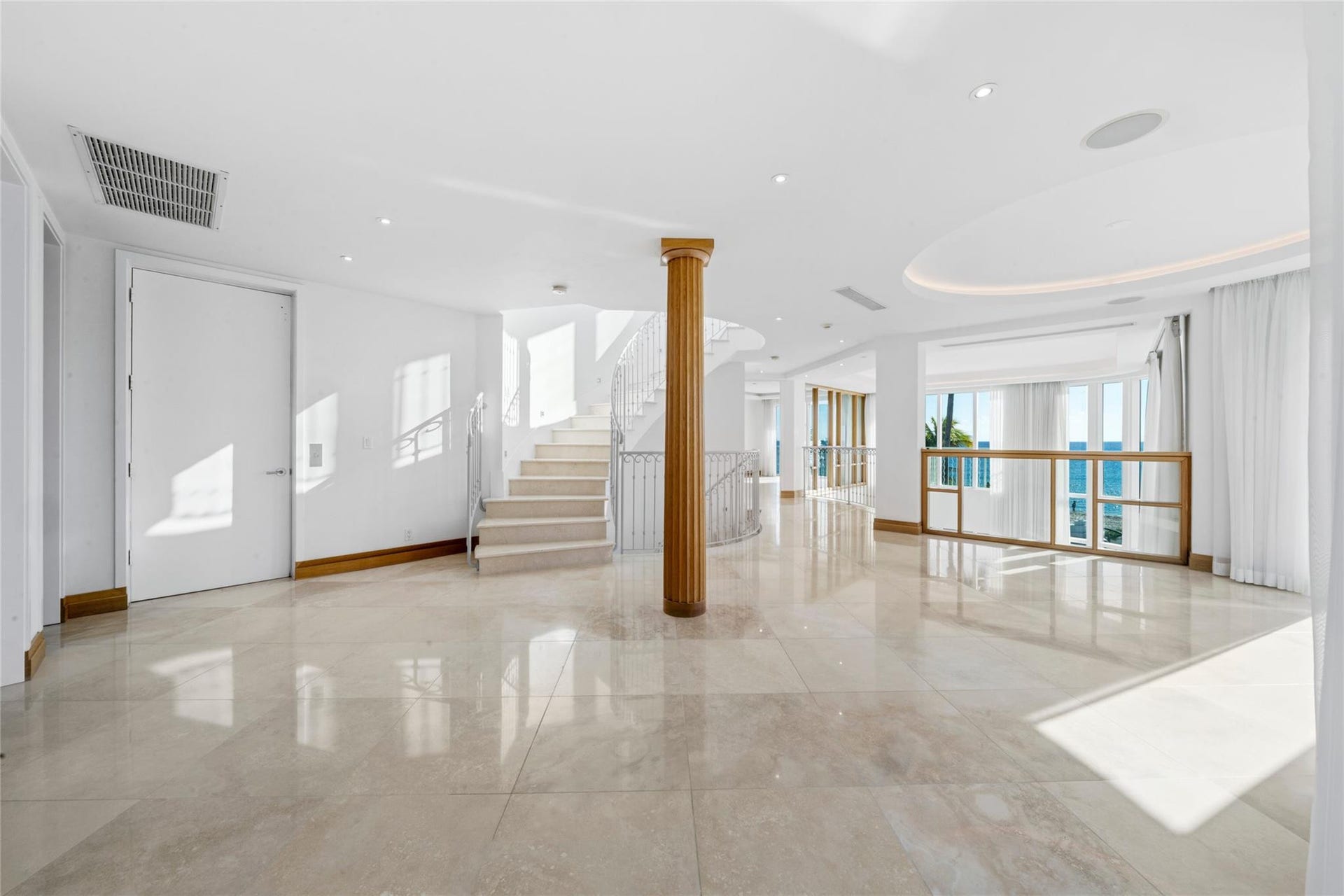 1525 N Fort Lauderdale Beach Boulevard, Fort Lauderdale, FL 33304