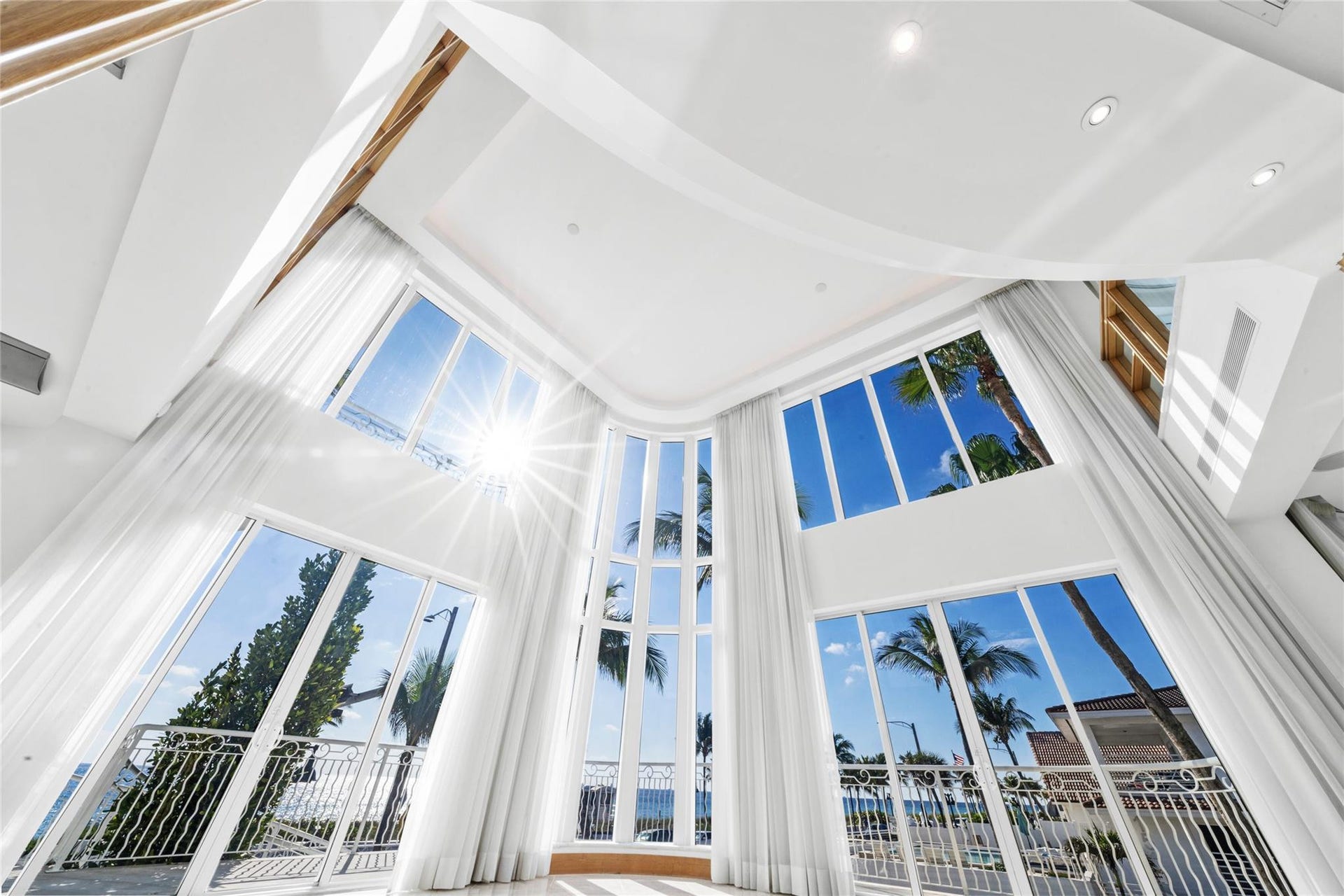 1525 N Fort Lauderdale Beach Boulevard, Fort Lauderdale, FL 33304