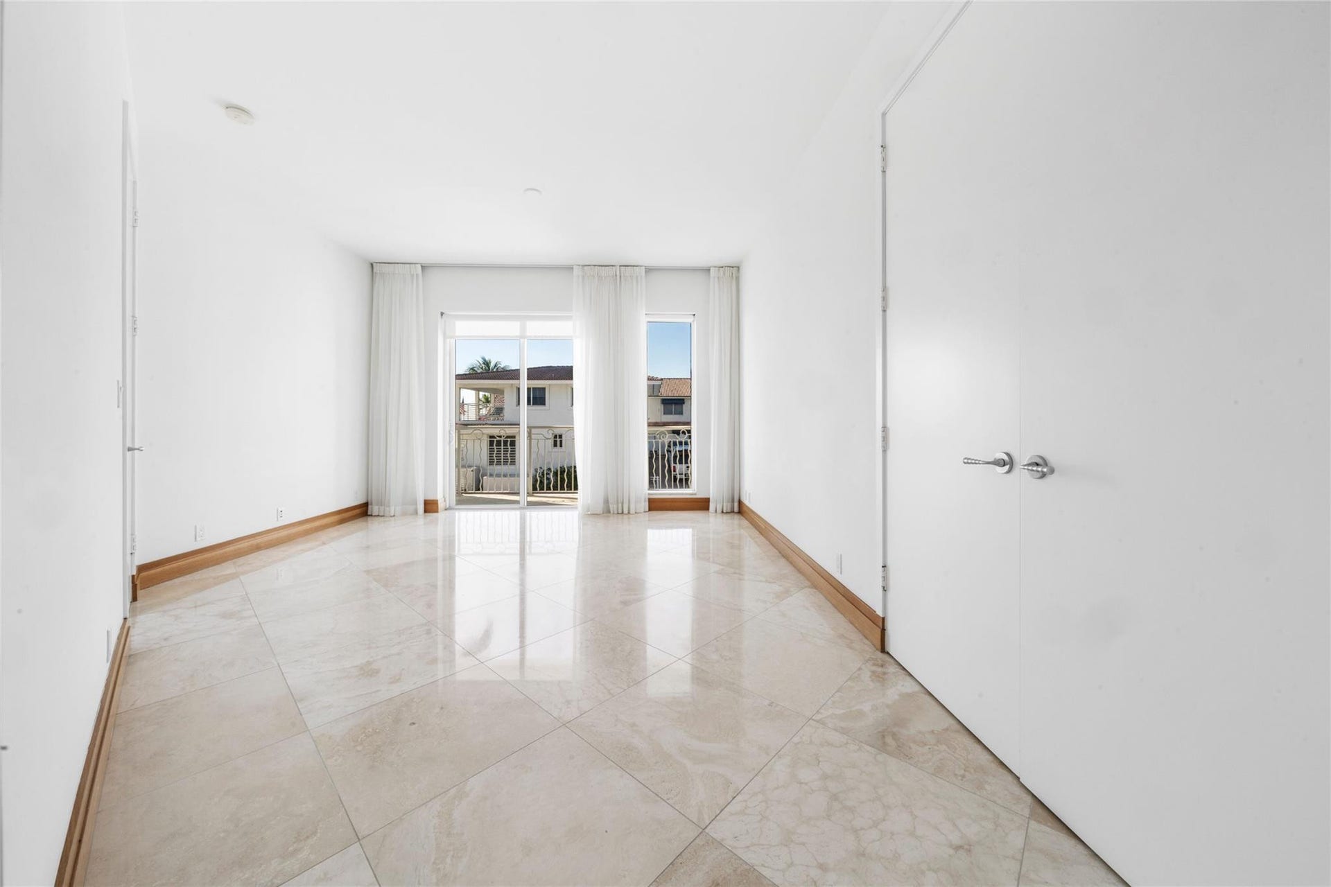 1525 N Fort Lauderdale Beach Boulevard, Fort Lauderdale, FL 33304