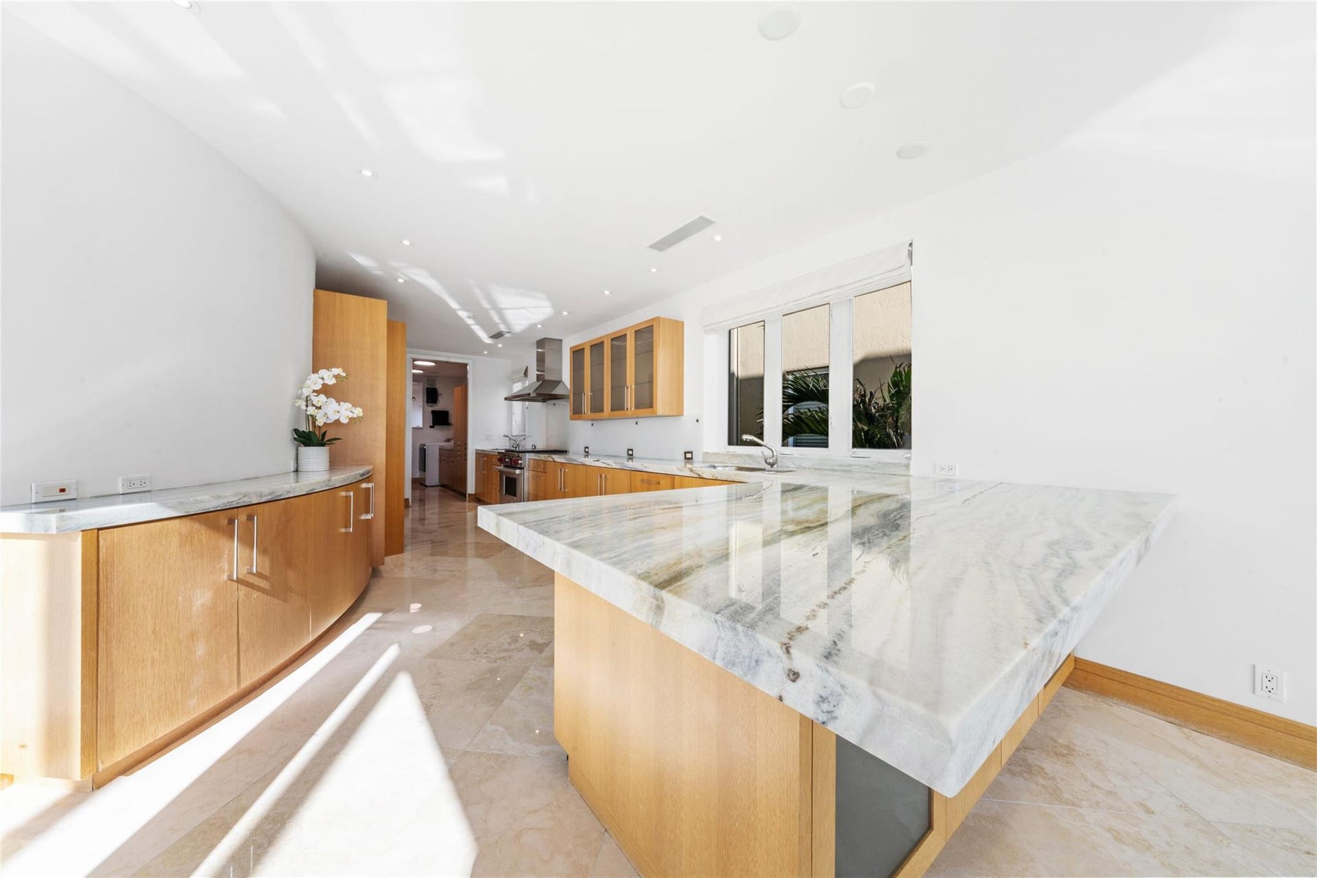 1525 N Fort Lauderdale Beach Boulevard, Fort Lauderdale, FL 33304