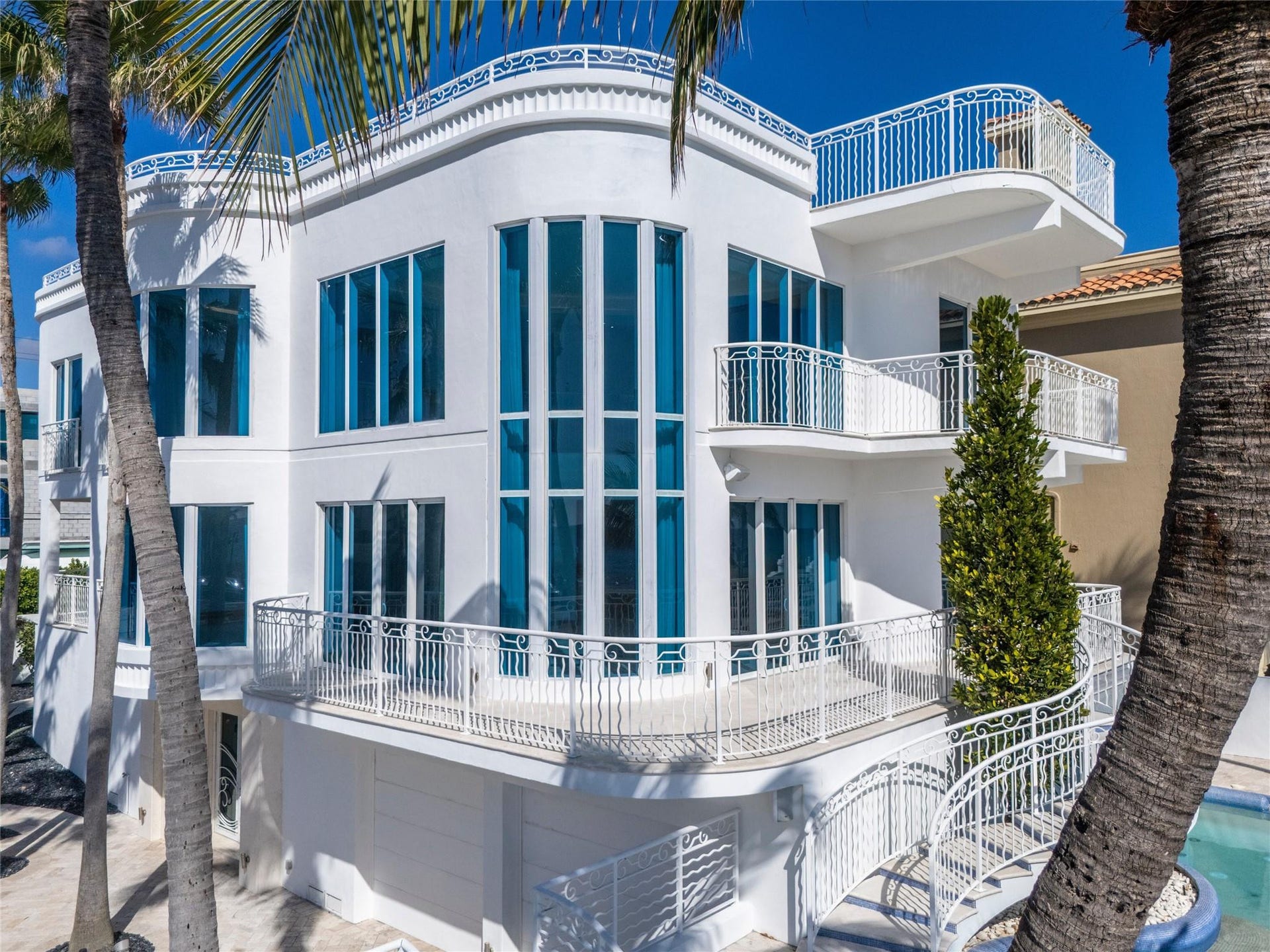 1525 N Fort Lauderdale Beach Boulevard, Fort Lauderdale, FL 33304