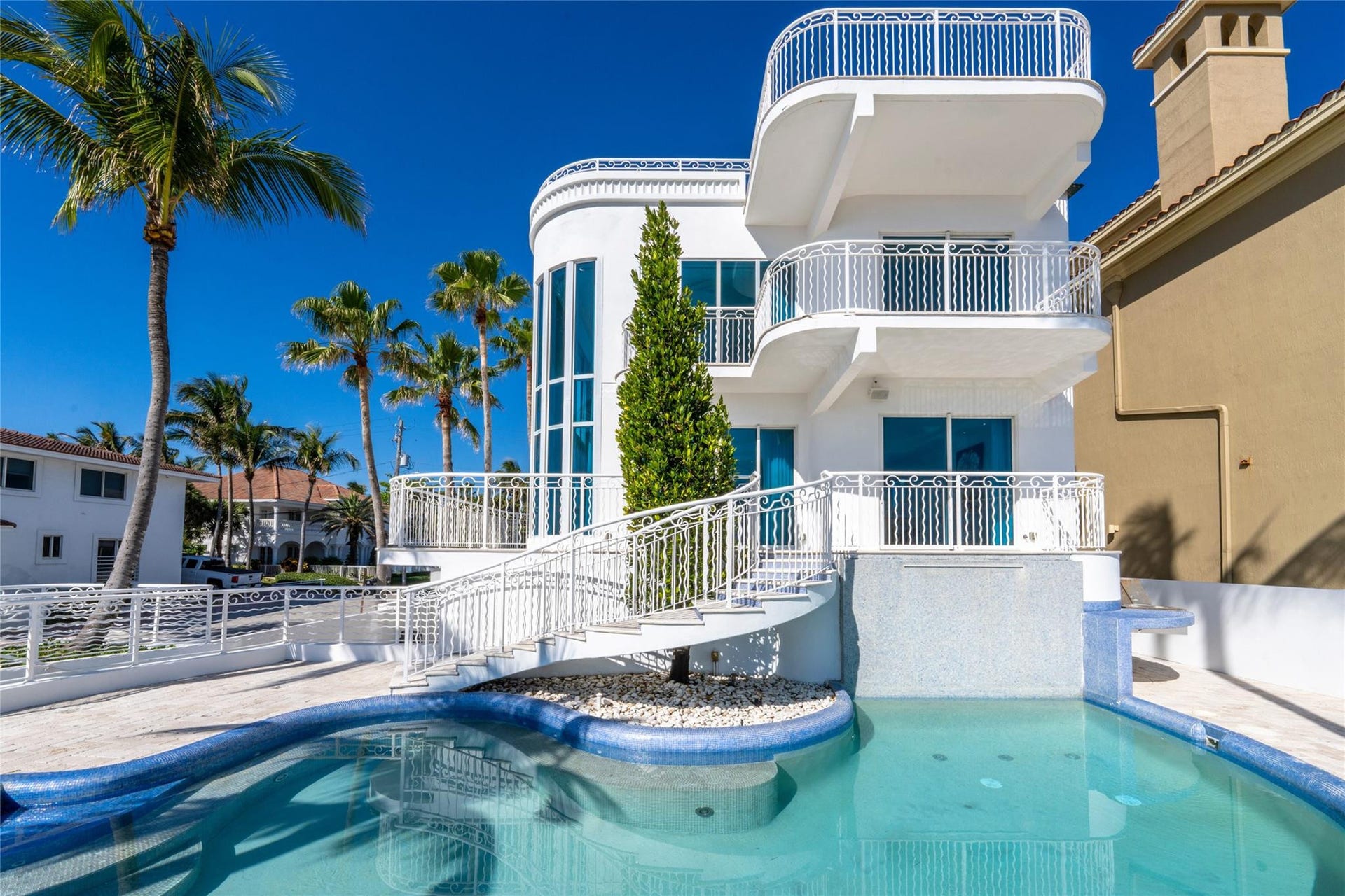 1525 N Fort Lauderdale Beach Boulevard, Fort Lauderdale, FL 33304