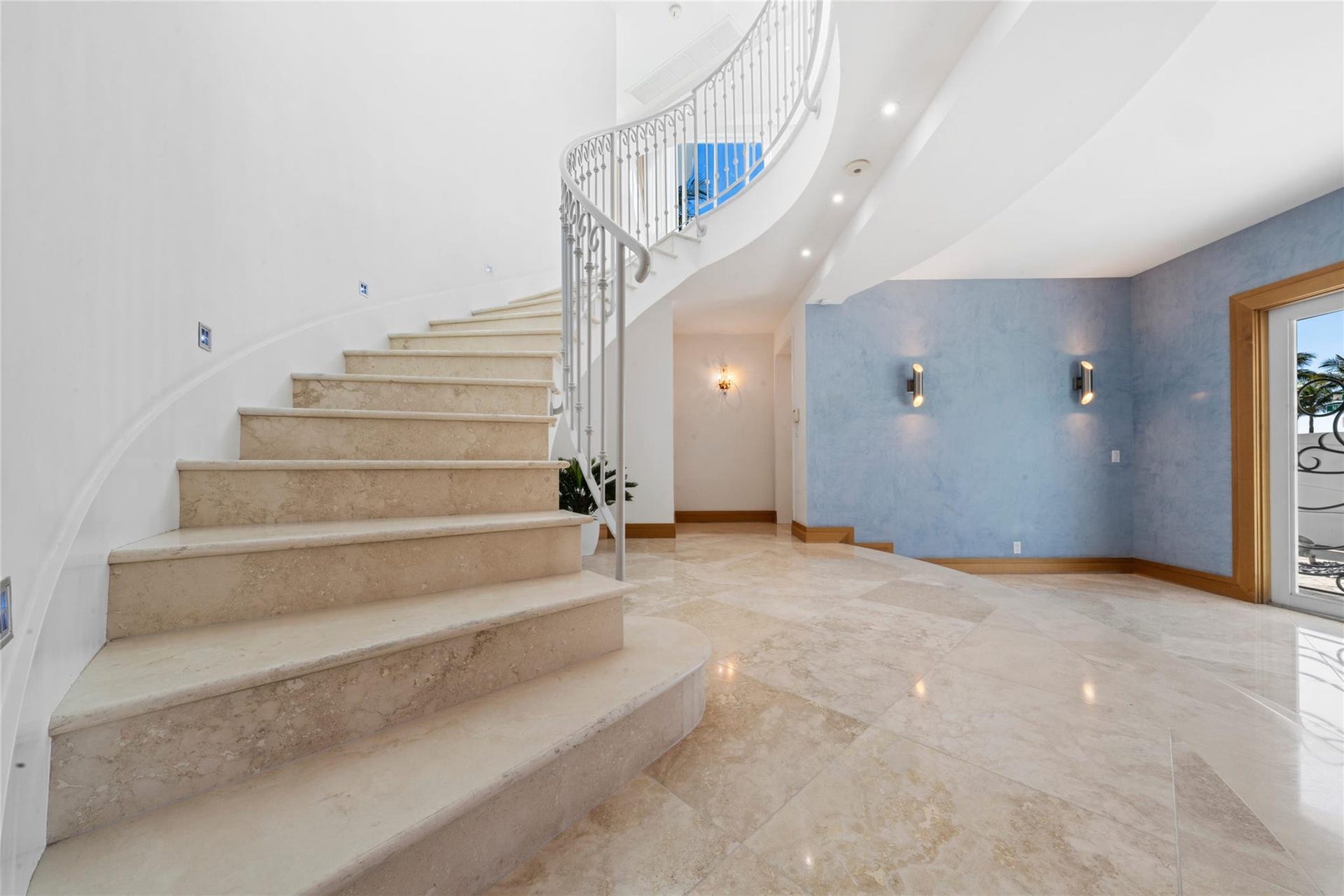 1525 N Fort Lauderdale Beach Boulevard, Fort Lauderdale, FL 33304