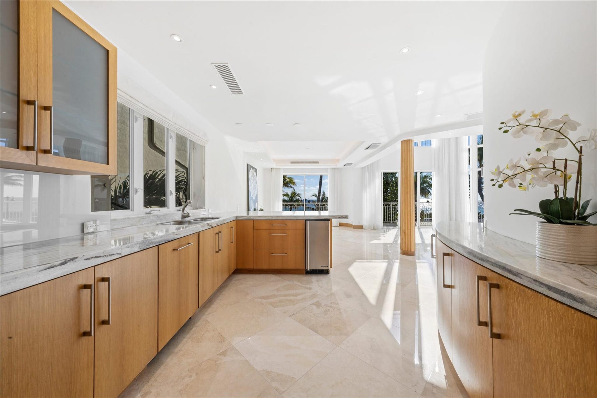 1525 N Fort Lauderdale Beach Boulevard, Fort Lauderdale, FL 33304