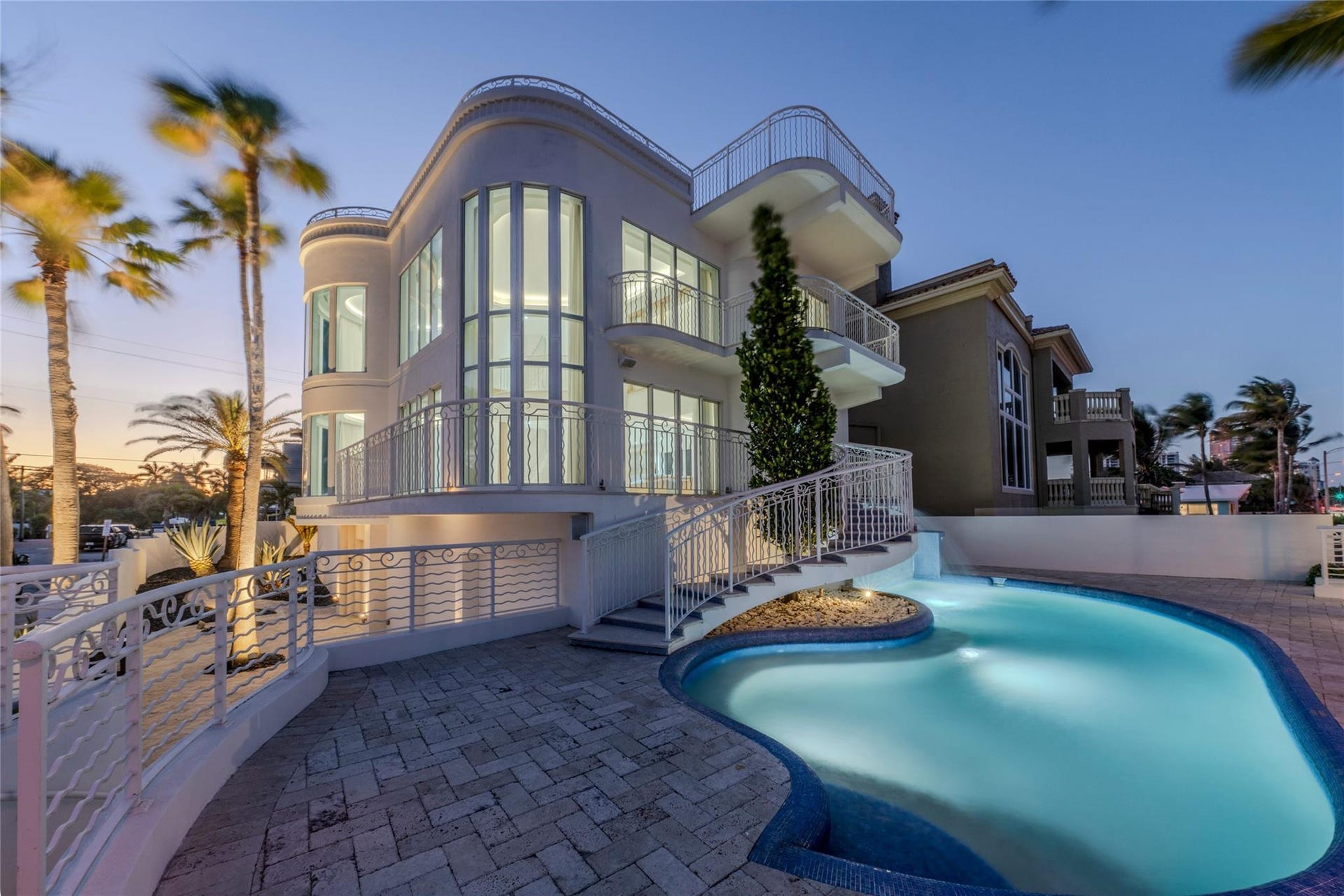 1525 N Fort Lauderdale Beach Boulevard, Fort Lauderdale, FL 33304