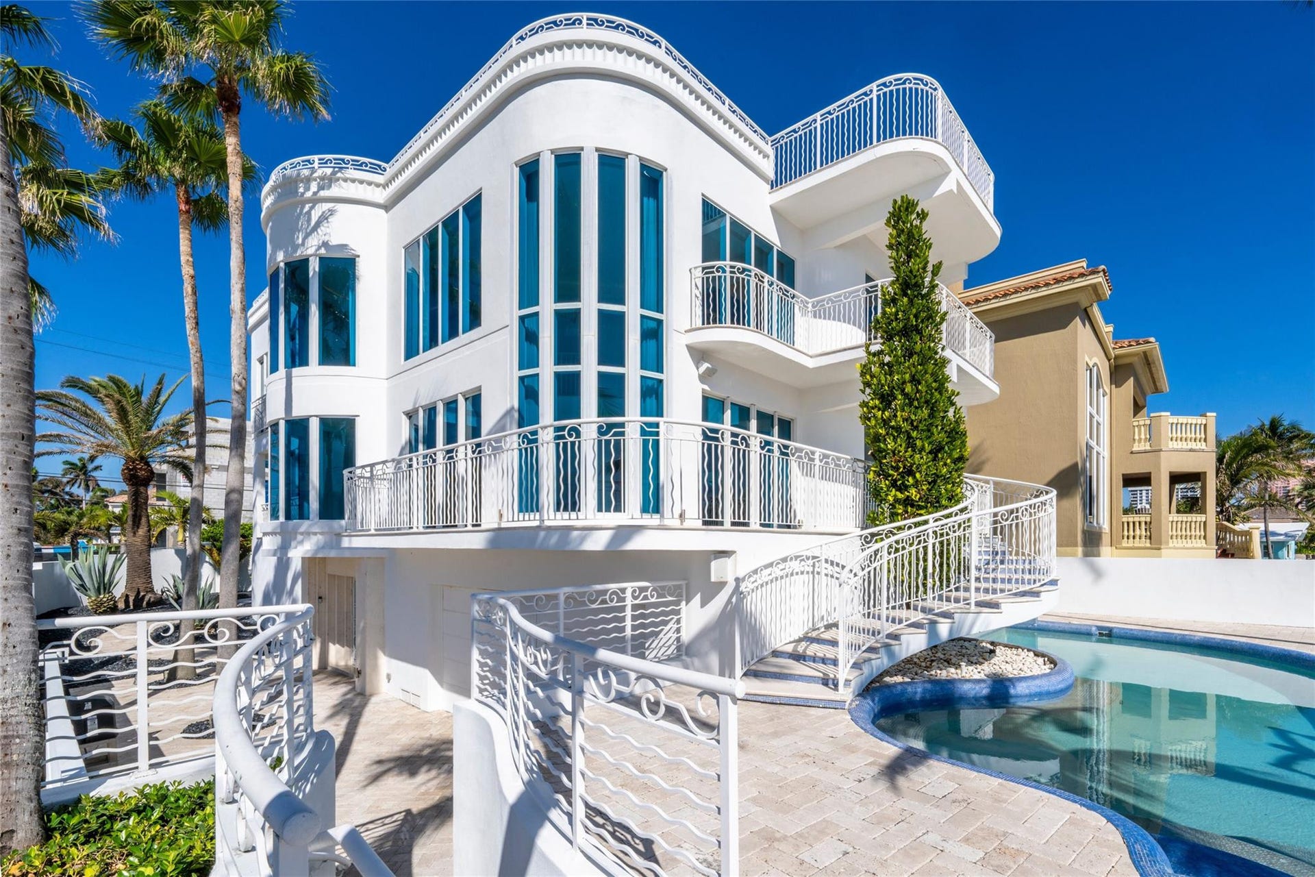 1525 N Fort Lauderdale Beach Boulevard, Fort Lauderdale, FL 33304
