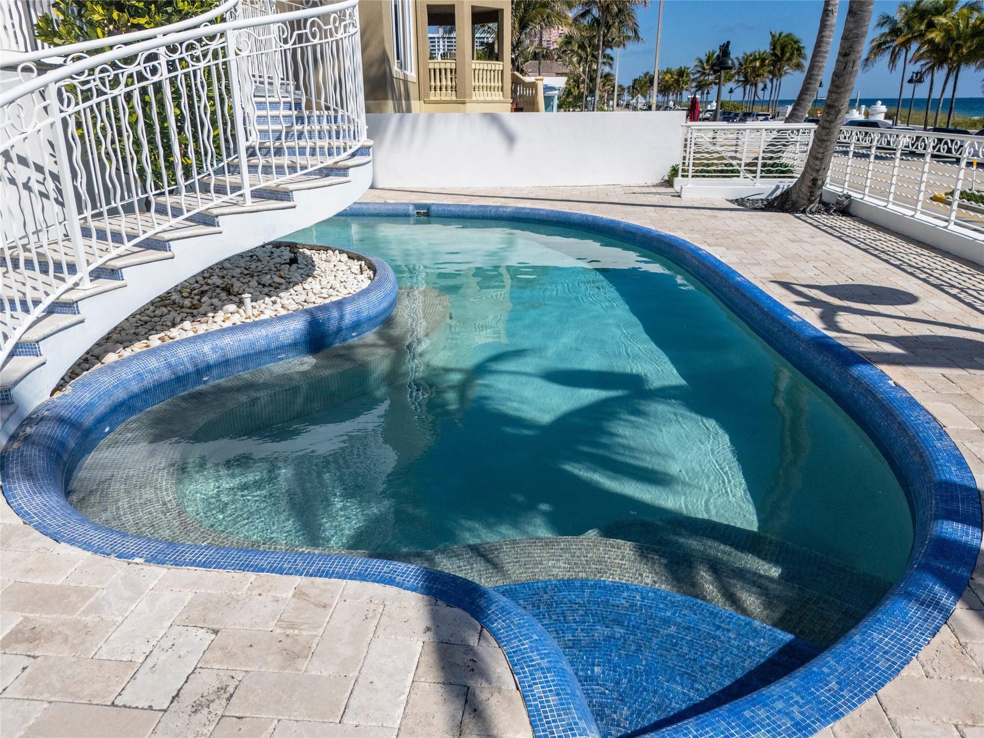 1525 N Fort Lauderdale Beach Boulevard, Fort Lauderdale, FL 33304