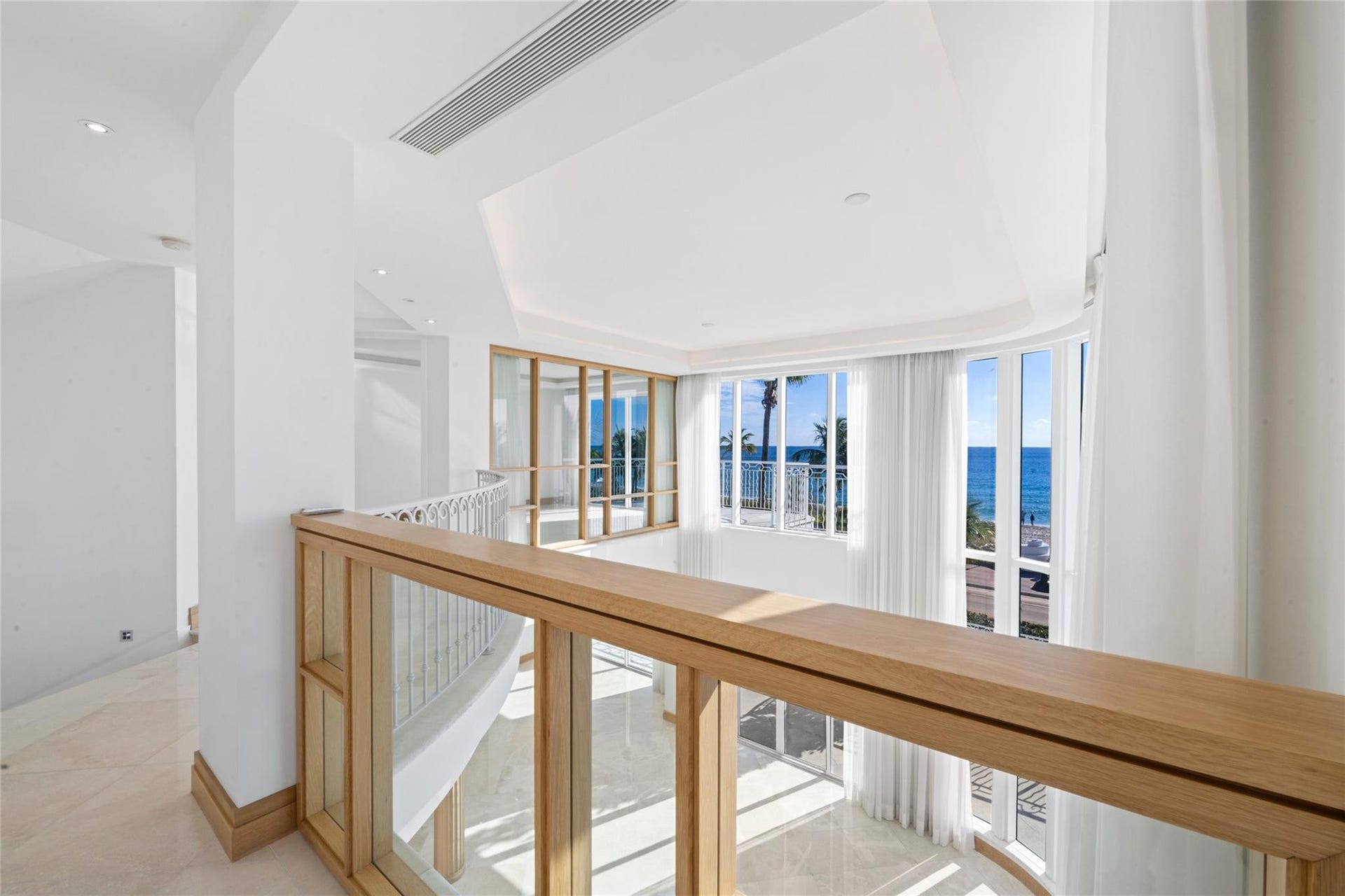1525 N Fort Lauderdale Beach Boulevard, Fort Lauderdale, FL 33304