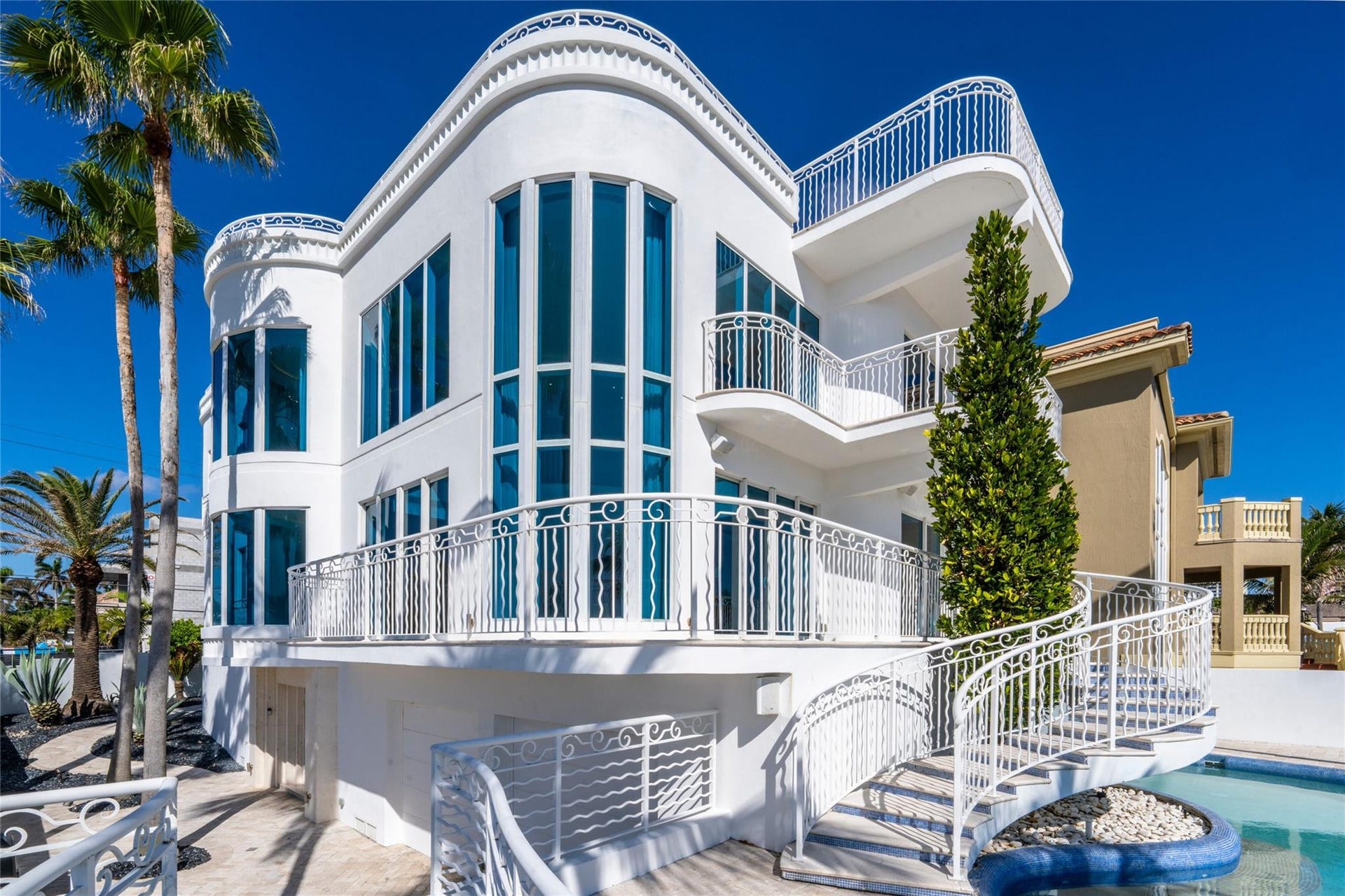 1525 N Fort Lauderdale Beach Boulevard, Fort Lauderdale, FL 33304