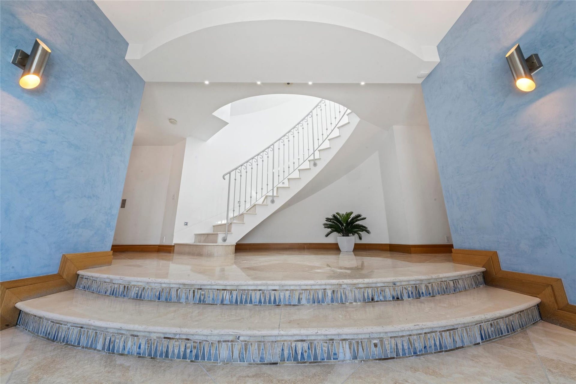 1525 N Fort Lauderdale Beach Boulevard, Fort Lauderdale, FL 33304