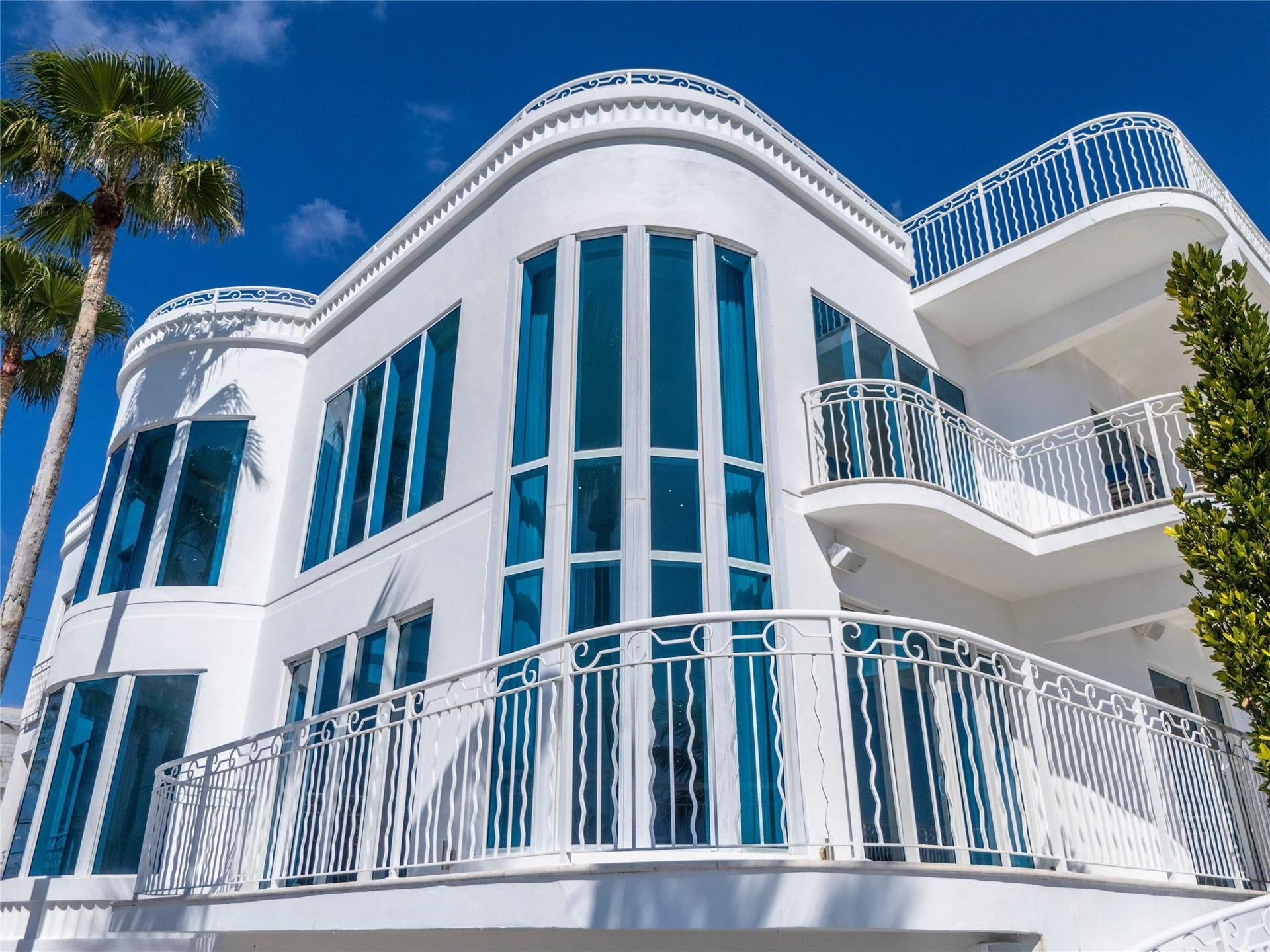 1525 N Fort Lauderdale Beach Boulevard, Fort Lauderdale, FL 33304
