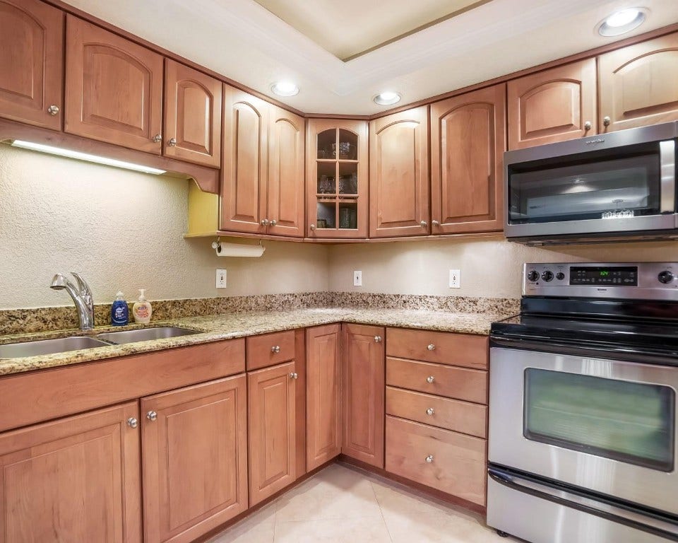 3500 Galt Ocean Drive, #2216, Fort Lauderdale, FL 33308