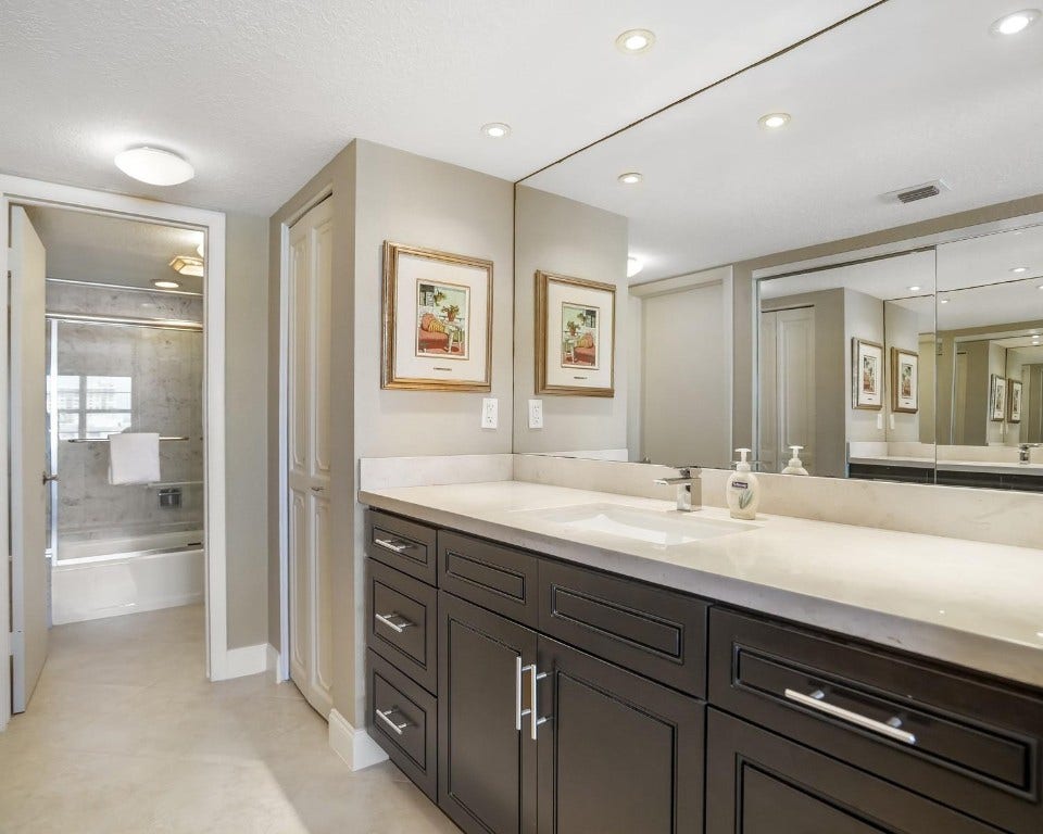 3500 Galt Ocean Drive, #2216, Fort Lauderdale, FL 33308