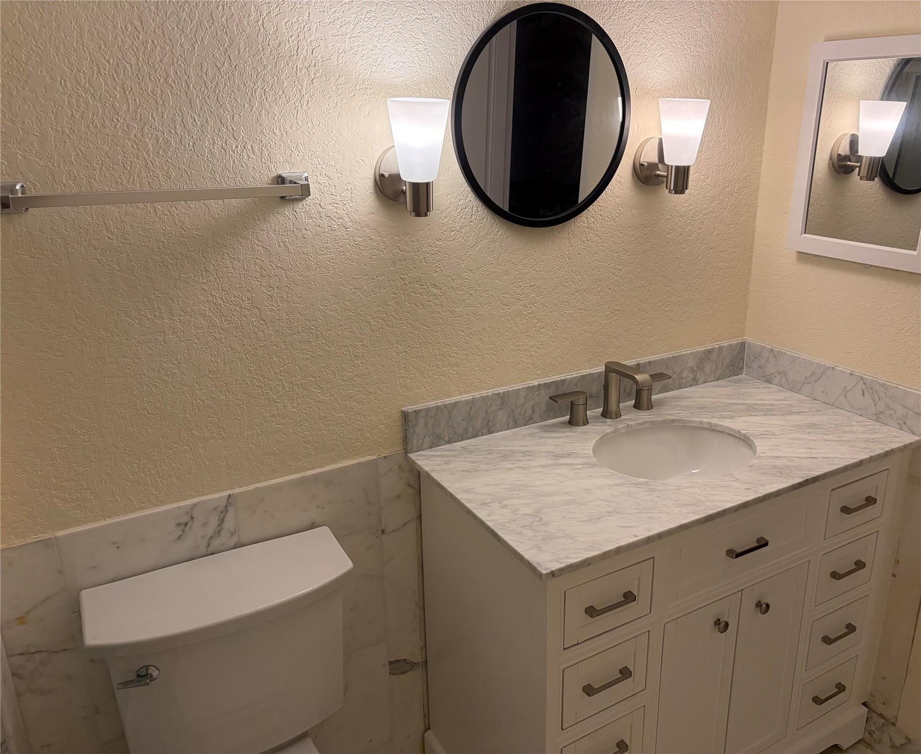 2500 E Las Olas Boulevard, #308, Fort Lauderdale, FL 33301 Mater bath