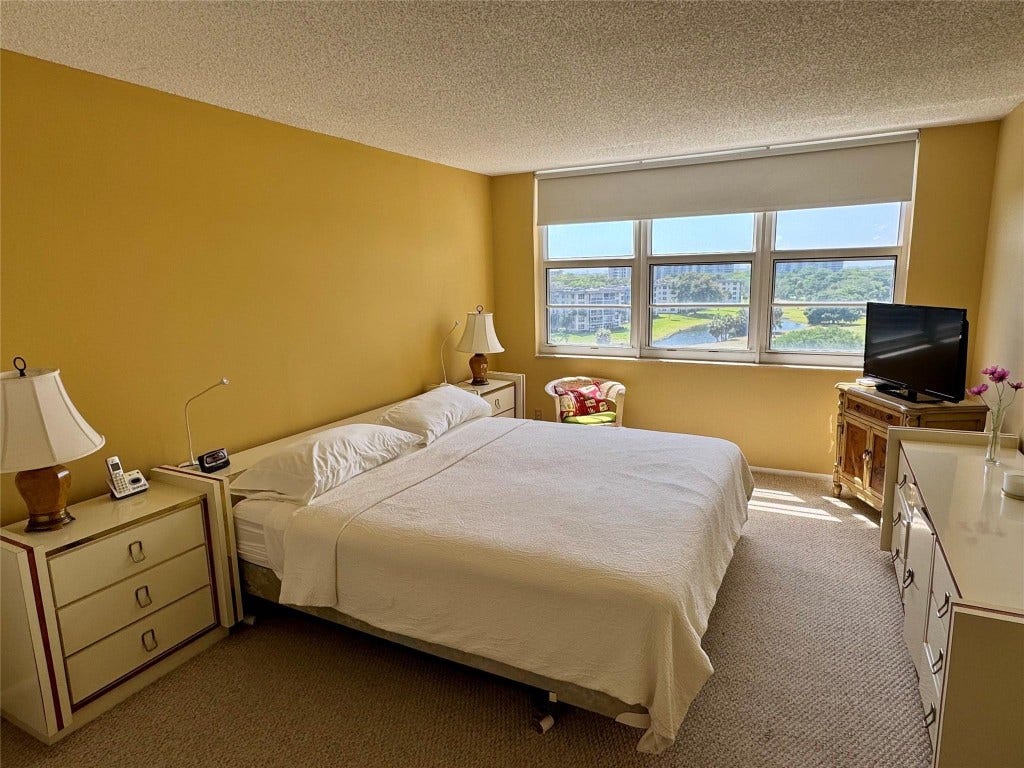 3520 Oaks Way, #807, Pompano Beach, FL 33069 3520 Oaks Way, #807, Pompano Beach, FL 33069