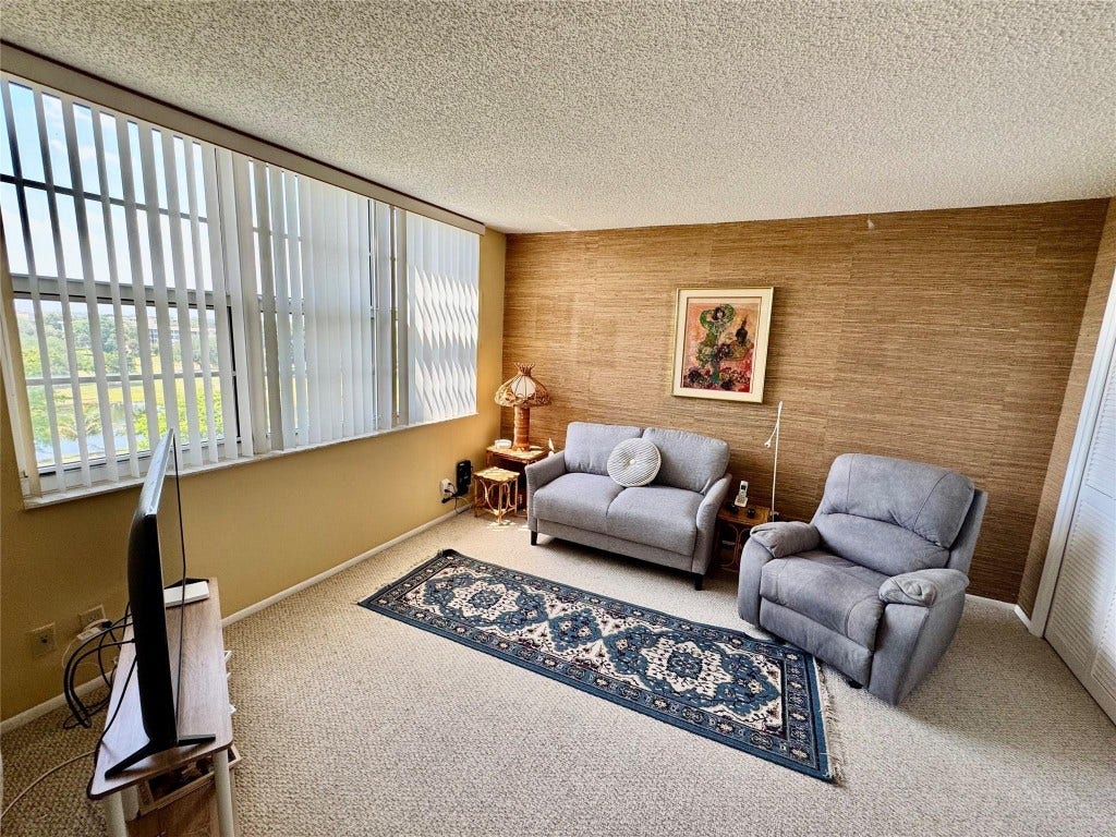 3520 Oaks Way, #807, Pompano Beach, FL 33069 3520 Oaks Way, #807, Pompano Beach, FL 33069