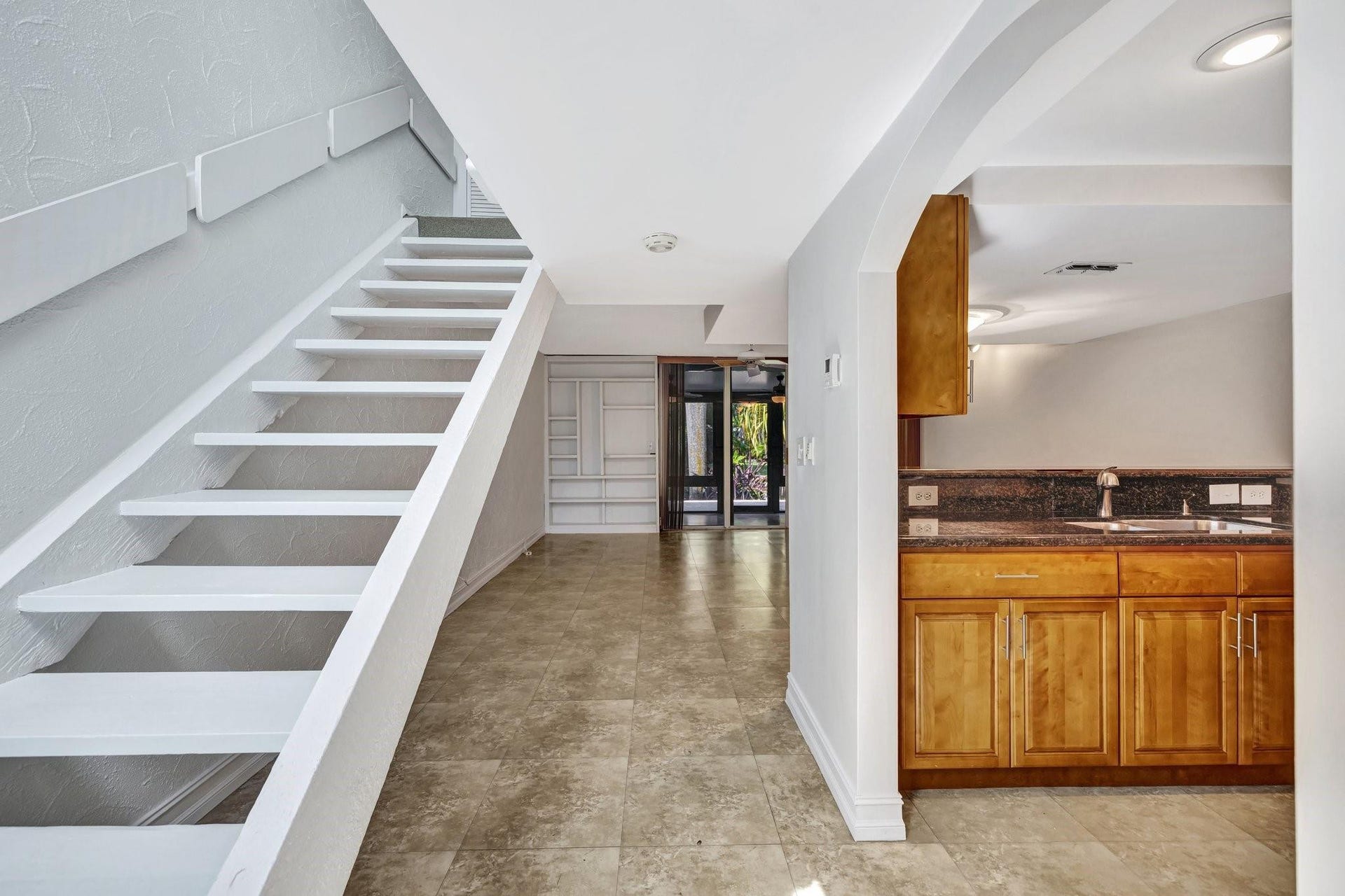 2017 N Dixie Highway, Wilton Manors, FL 33305