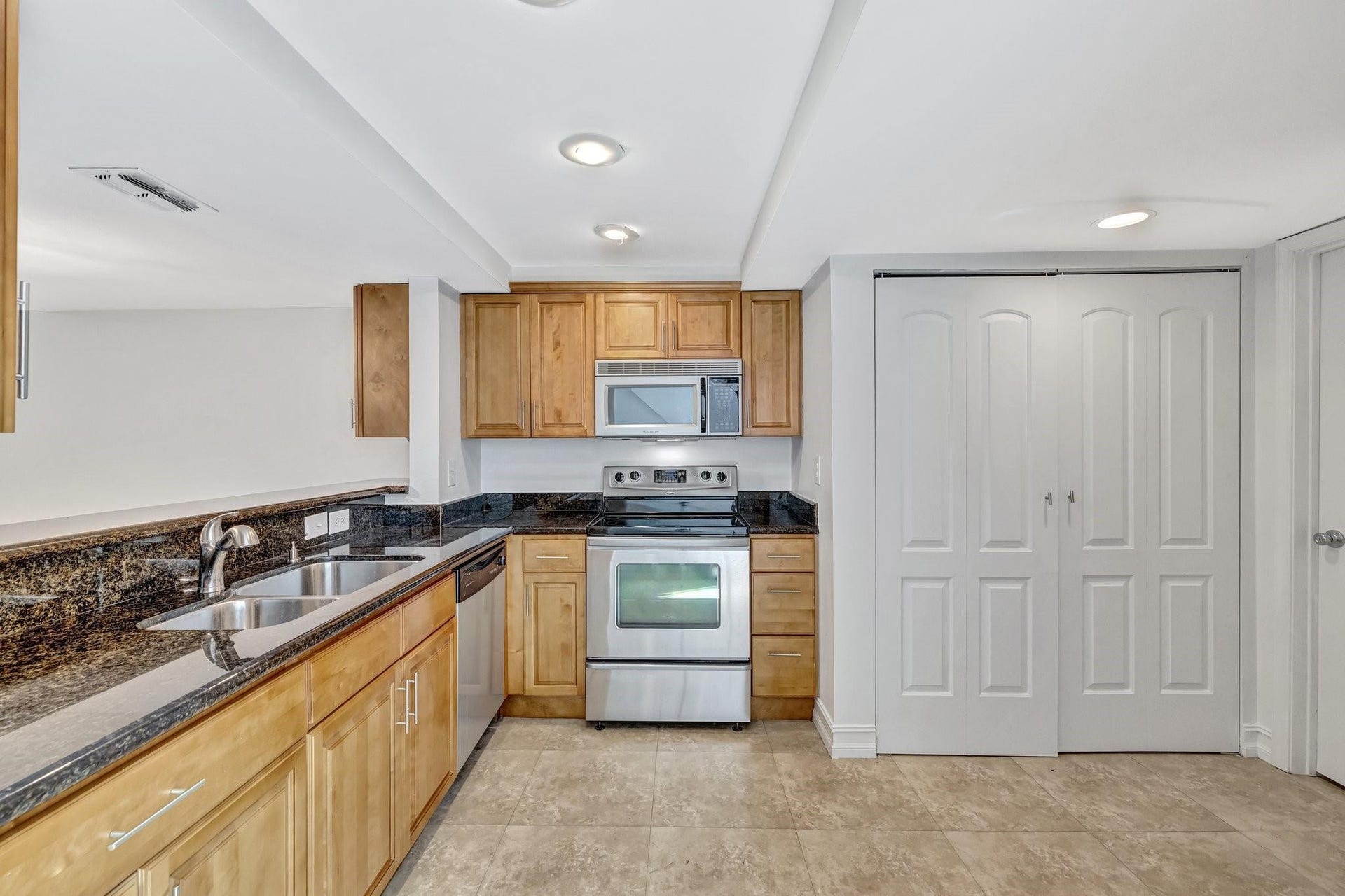 2017 N Dixie Highway, Wilton Manors, FL 33305