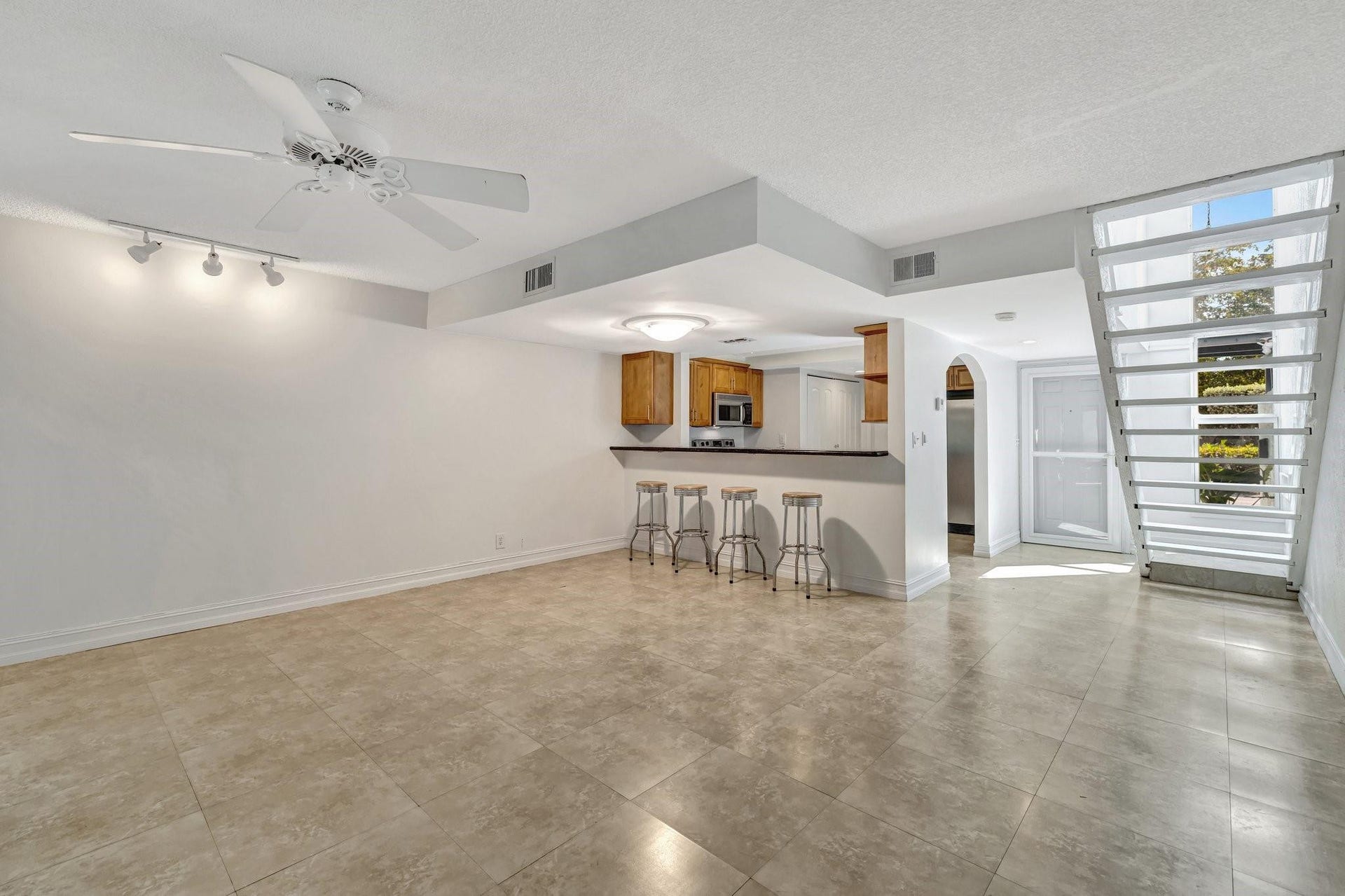 2017 N Dixie Highway, Wilton Manors, FL 33305