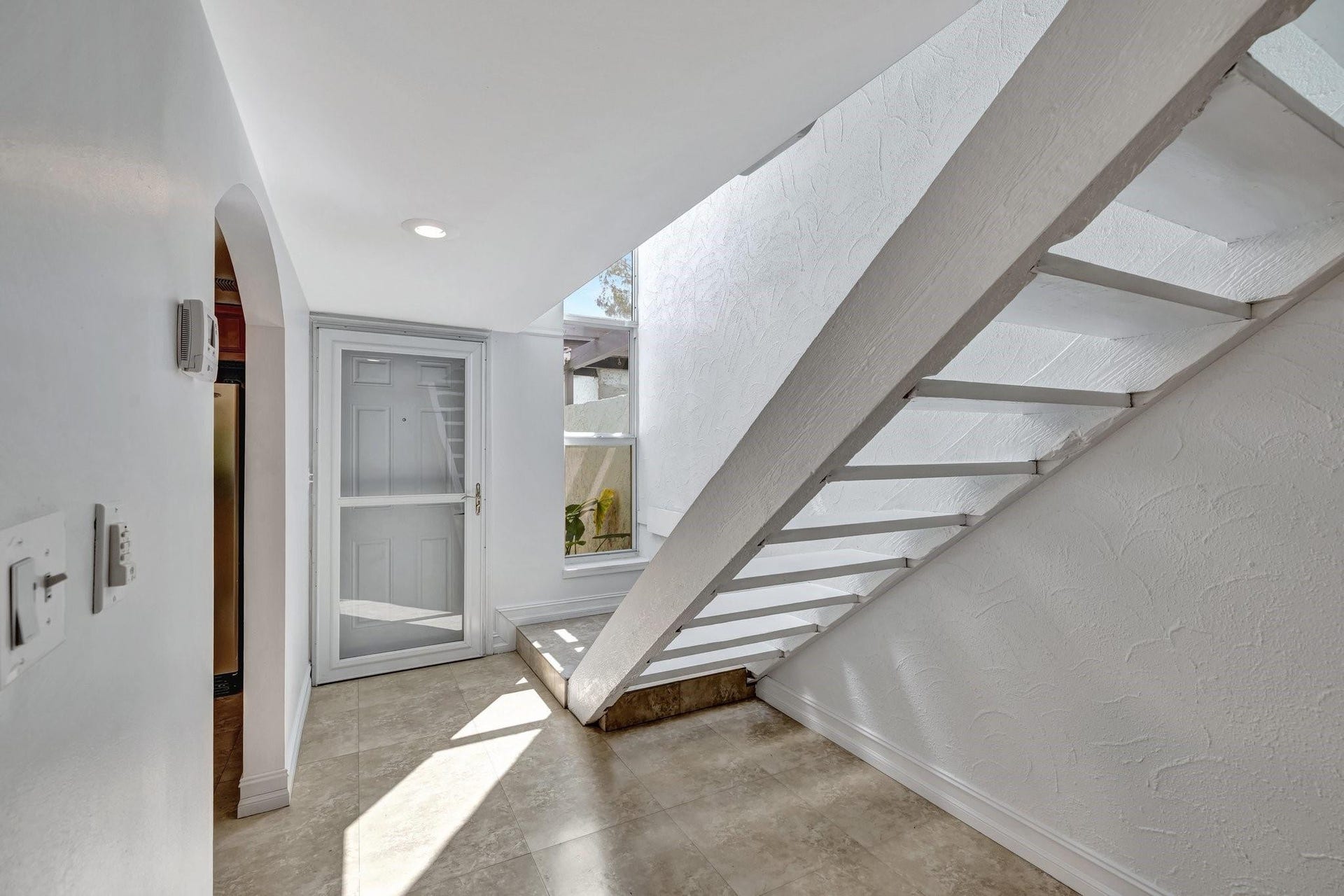 2017 N Dixie Highway, Wilton Manors, FL 33305