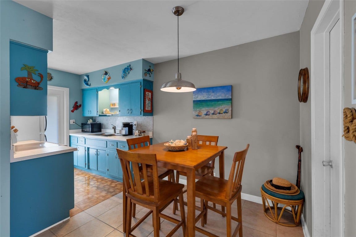 11 SW 4th Avenue, #11, Boca Raton, FL 33432 11 SW 4th Avenue, #11, Boca Raton, FL 33432