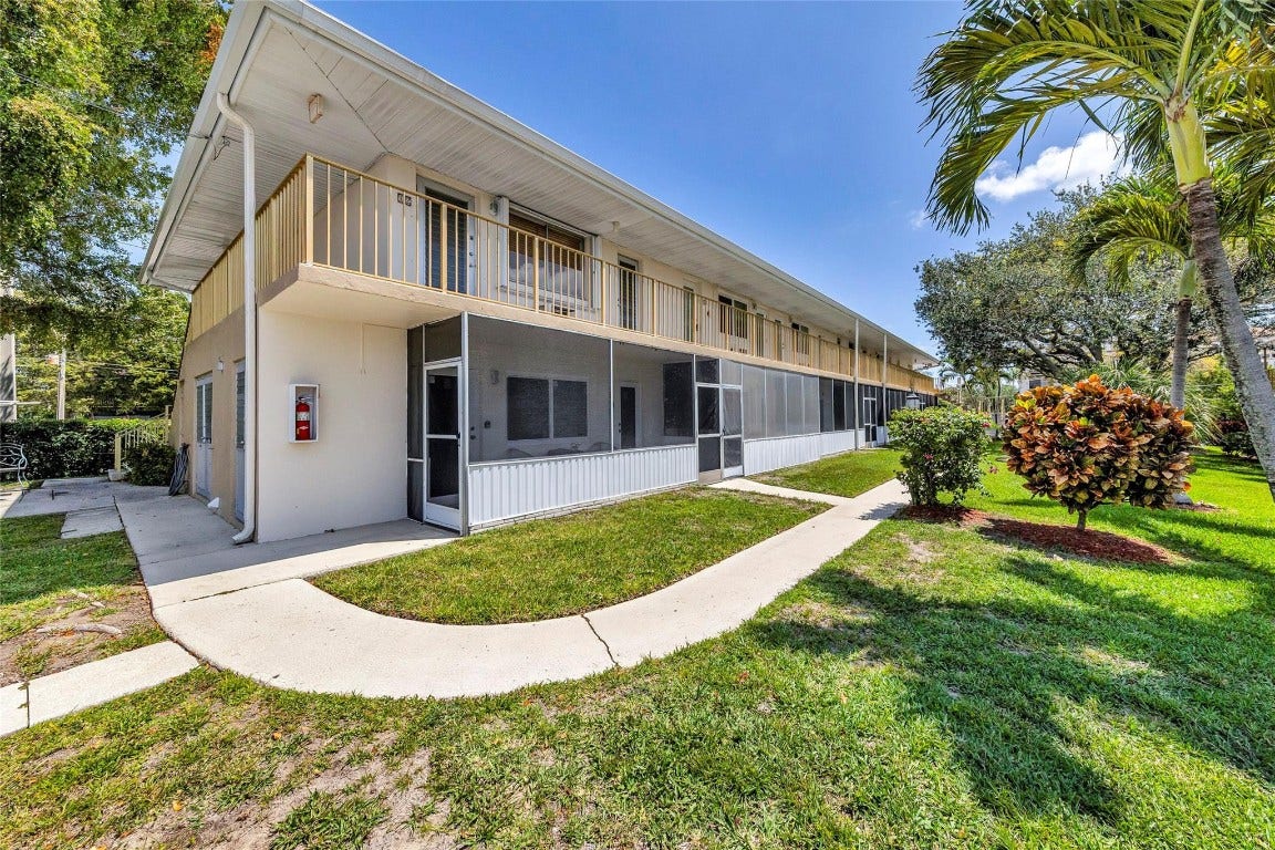 11 SW 4th Avenue, #11, Boca Raton, FL 33432 11 SW 4th Avenue, #11, Boca Raton, FL 33432