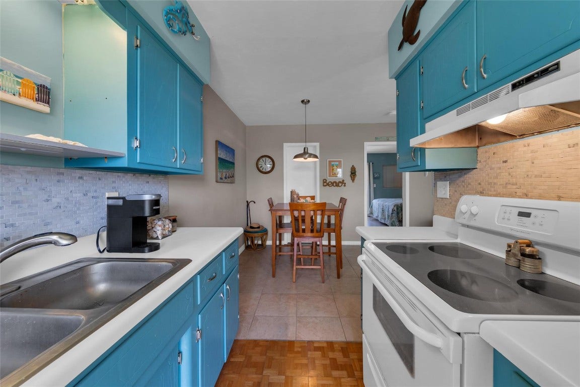 11 SW 4th Avenue, #11, Boca Raton, FL 33432 11 SW 4th Avenue, #11, Boca Raton, FL 33432