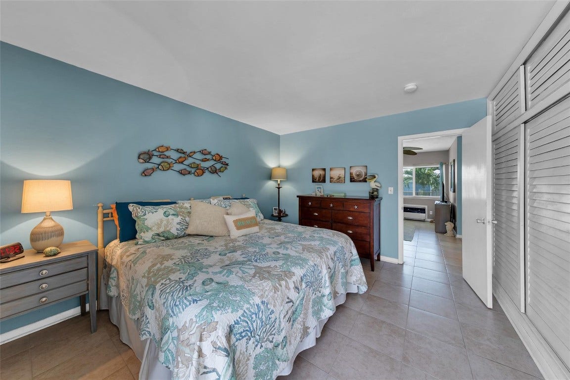 11 SW 4th Avenue, #11, Boca Raton, FL 33432 11 SW 4th Avenue, #11, Boca Raton, FL 33432