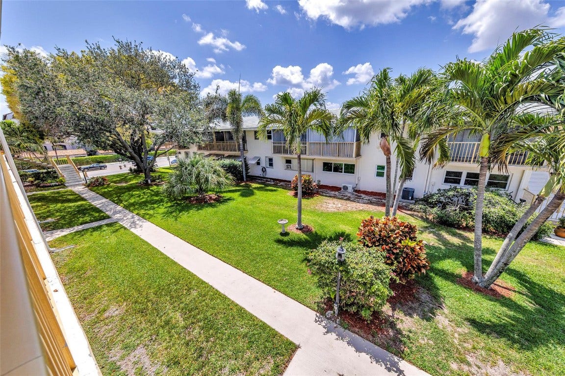 11 SW 4th Avenue, #11, Boca Raton, FL 33432 11 SW 4th Avenue, #11, Boca Raton, FL 33432