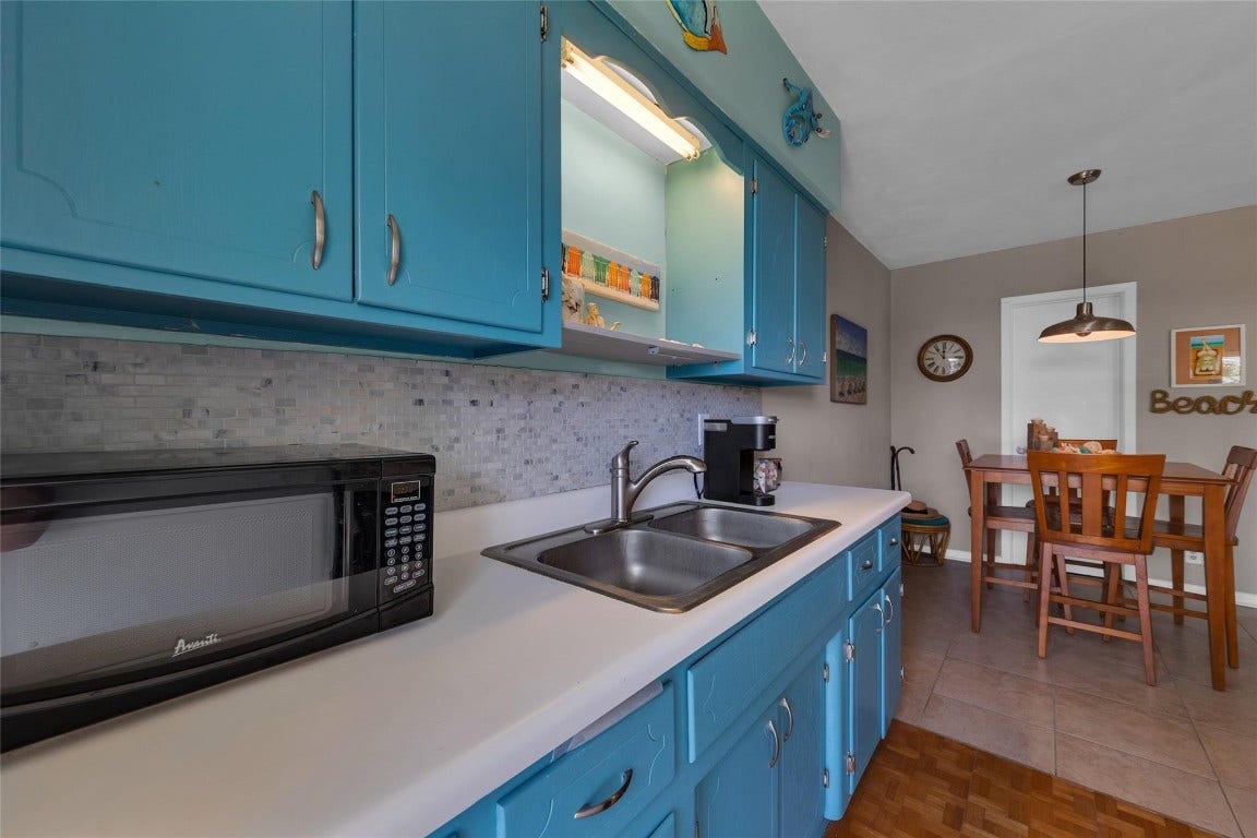 11 SW 4th Avenue, #11, Boca Raton, FL 33432 11 SW 4th Avenue, #11, Boca Raton, FL 33432
